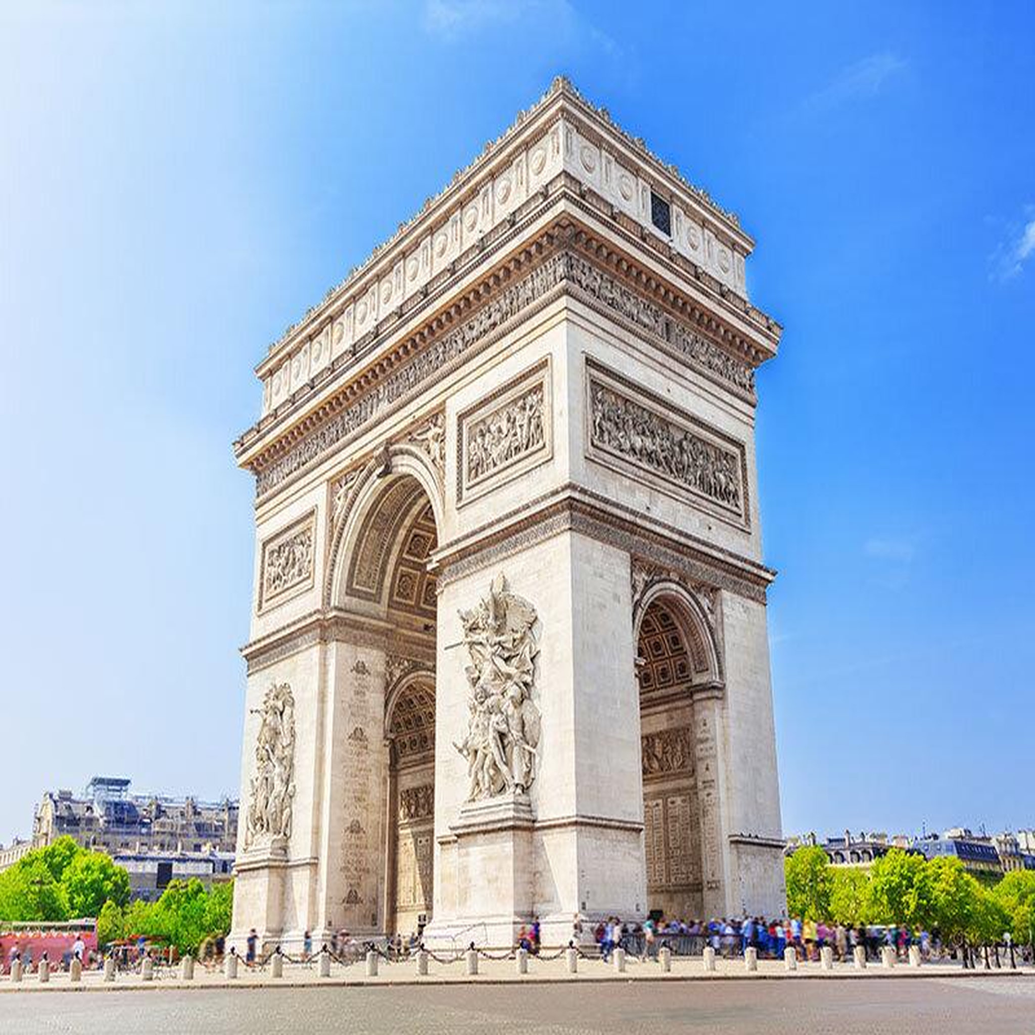 Voir la diapositive 2 : Smartbox 2 entrées générales adultes pour l'arc de triomphe avec accès au rooftop panoramique - coffret cadeau sport & aventure