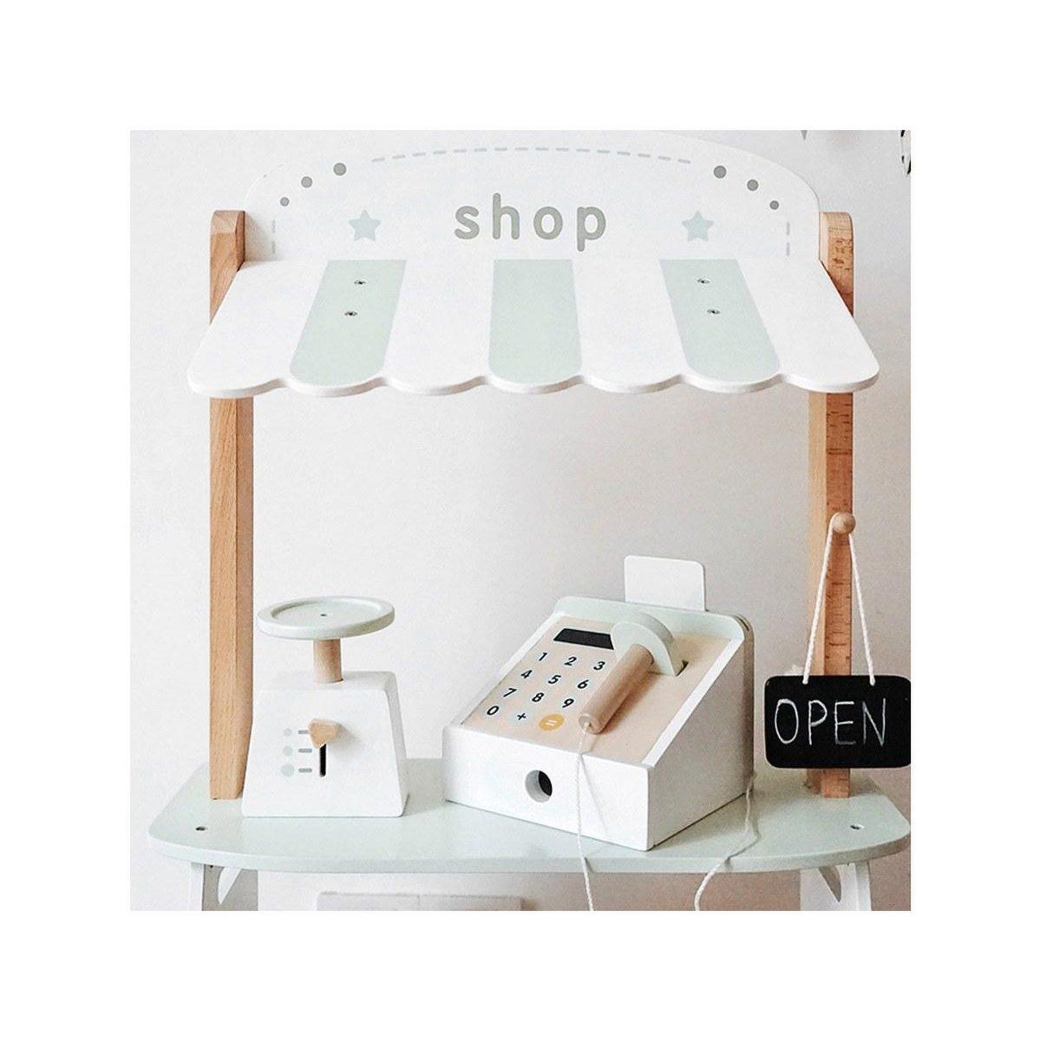 Voir la diapositive 4 : 1001JOUETS Stand de Marché en Bois - Avec Chariot, Fruits et Accessoires - 95,5 cm