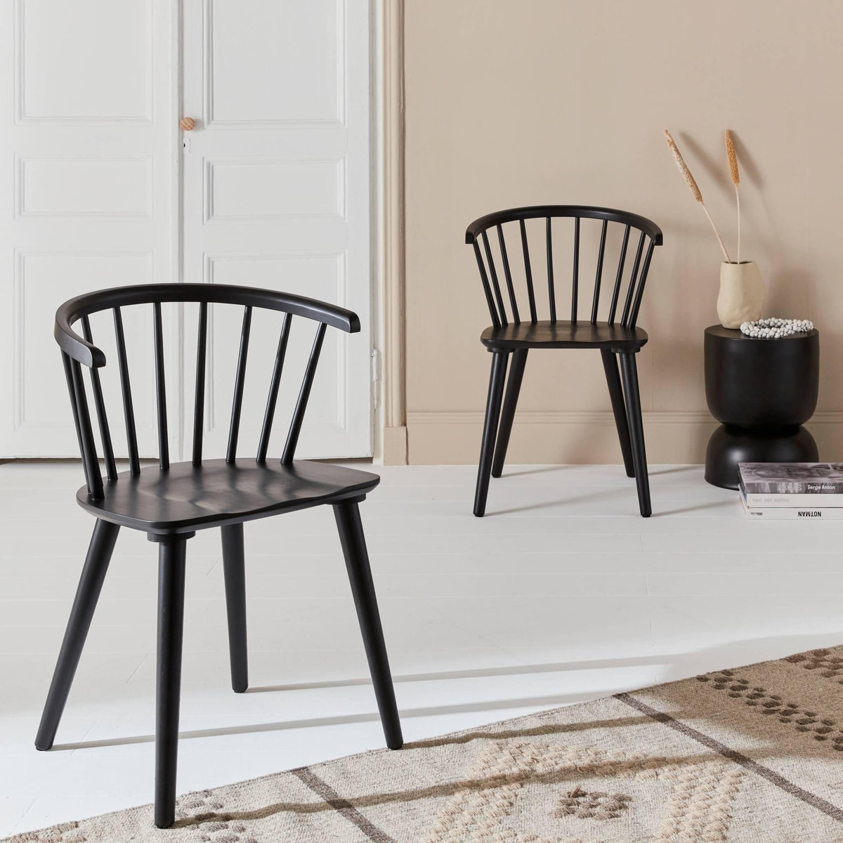 SWEEEK Lot de 2 chaises noires à barreaux en bois et contreplaqué. Paula. L 51 x P 53 x H 75cm
