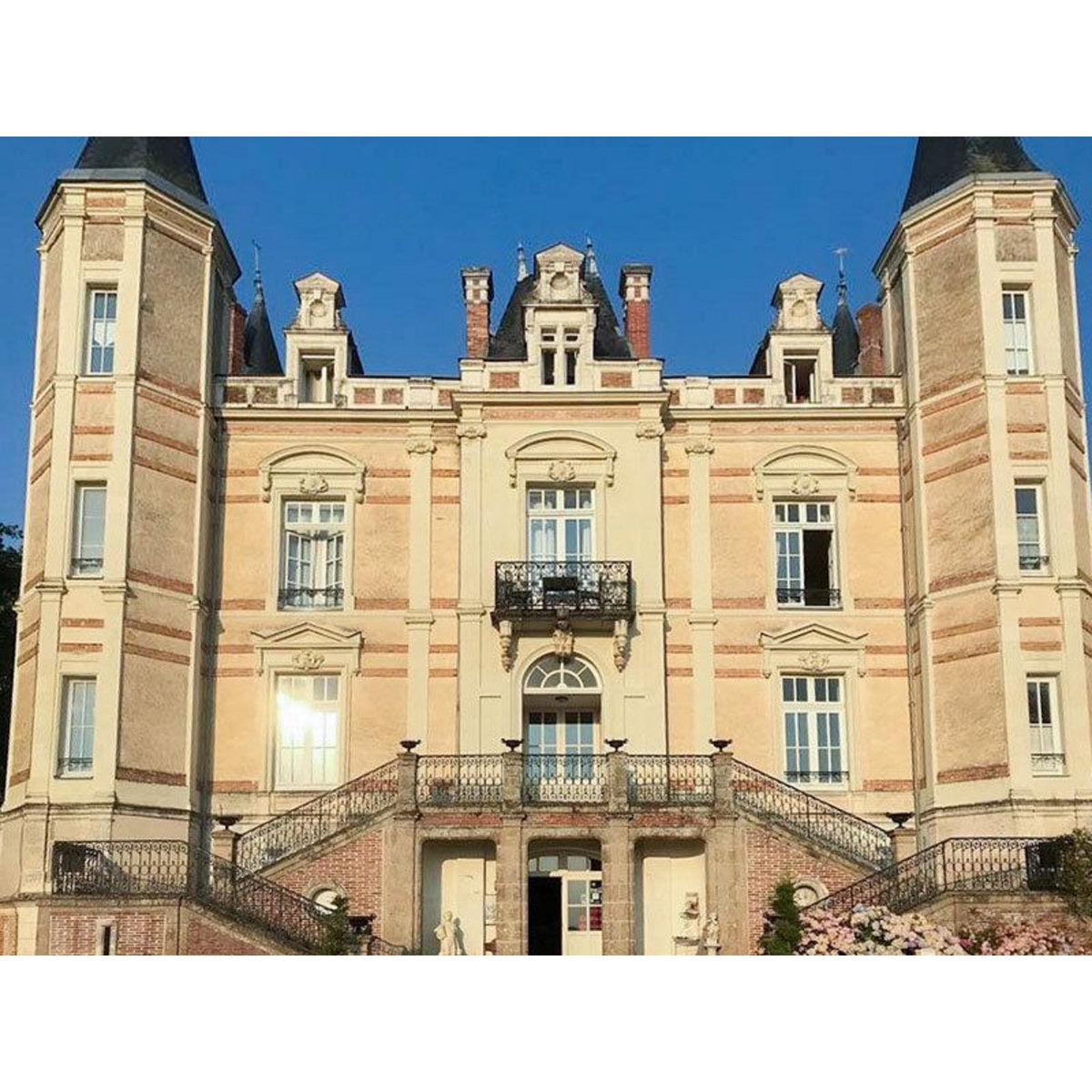 Smartbox 2 jours dans un château 4* avec crémant et bain bouillonnant près de Cholet - Coffret Cadeau Séjour