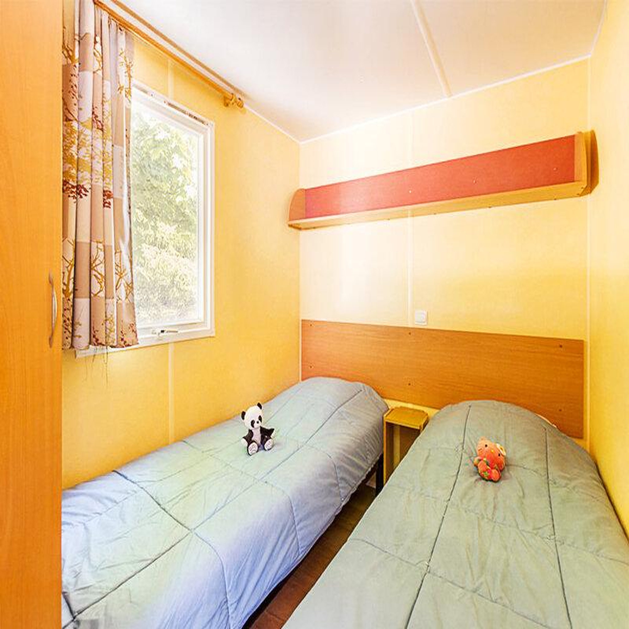 Voir la diapositive 5 : Smartbox Escapade insolite en famille de 3 jours en mobil-home près d'angers - coffret cadeau séjour