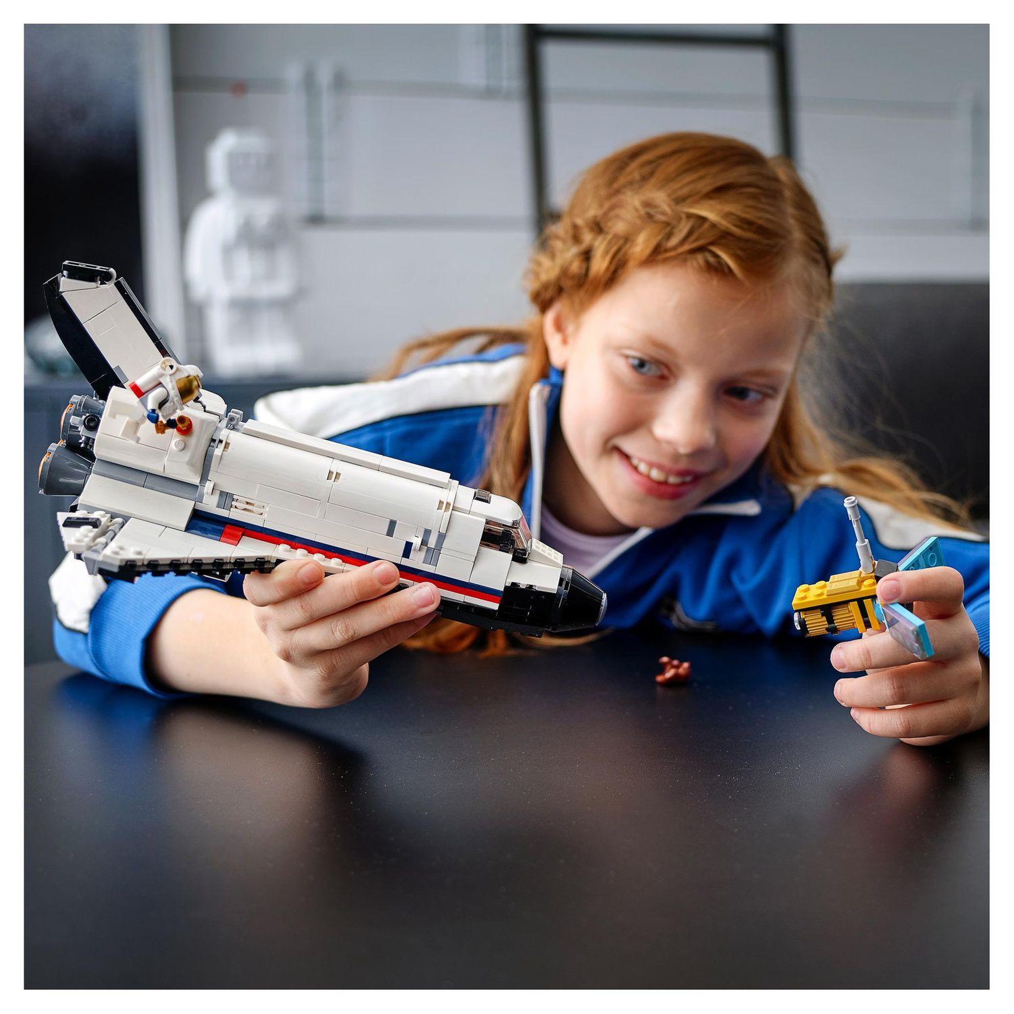 Voir la diapositive 7 : LEGO Creator - 31117 L'aventure en navette spatiale