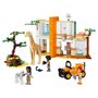 LEGO Friends 41717 Le Centre de Sauvetage de la Faune de Mia, avec Figurines d'Animaux