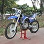 Voir la diapositive 2 : HOMCOM Lève moto béquille d'atelier stand moto tout-terrain moto cross supermotard hauteur réglable rouge et noir