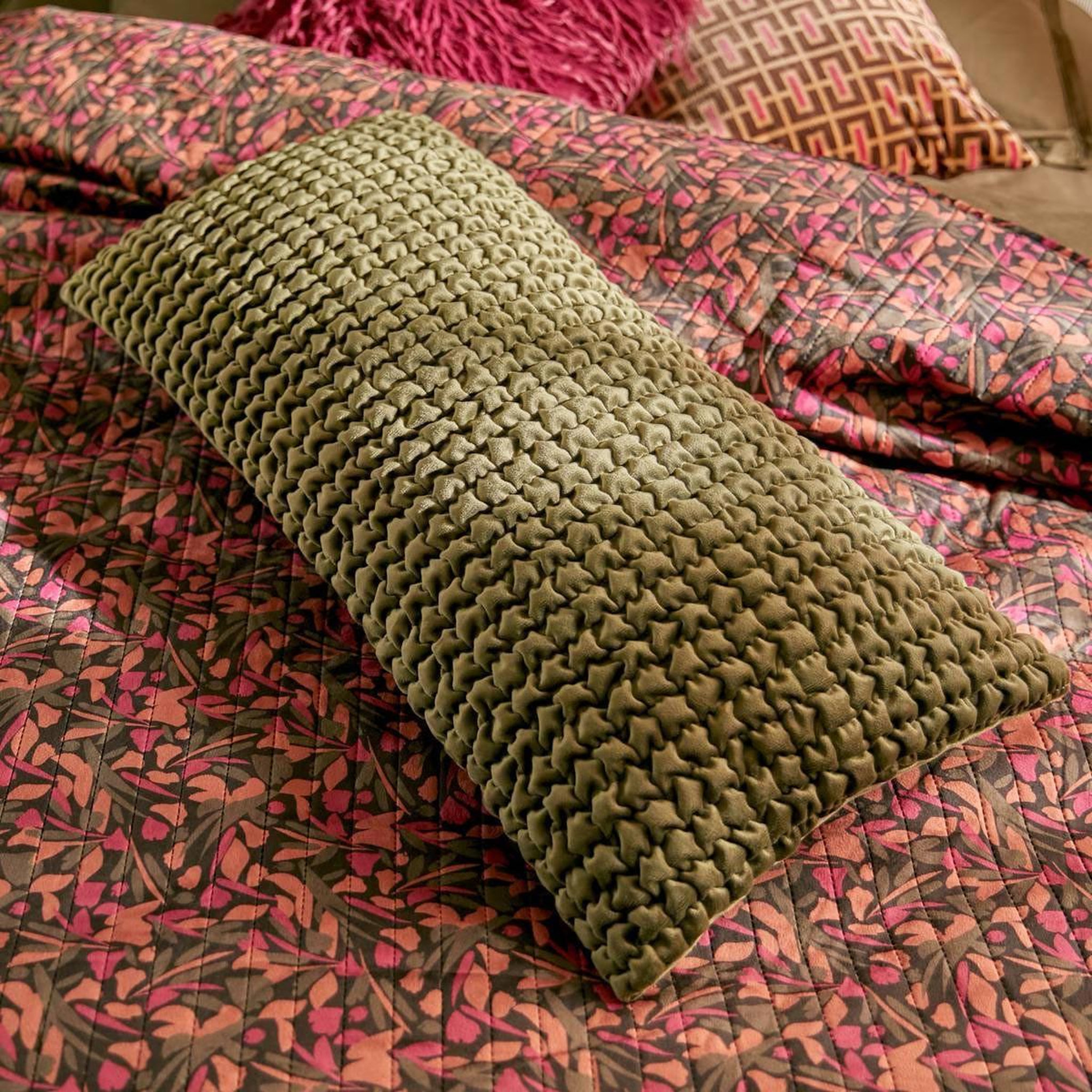 Voir la diapositive 4 : ATMOSPHERA Coussin déco en velours 3d  belli  35x75cm vert kaki