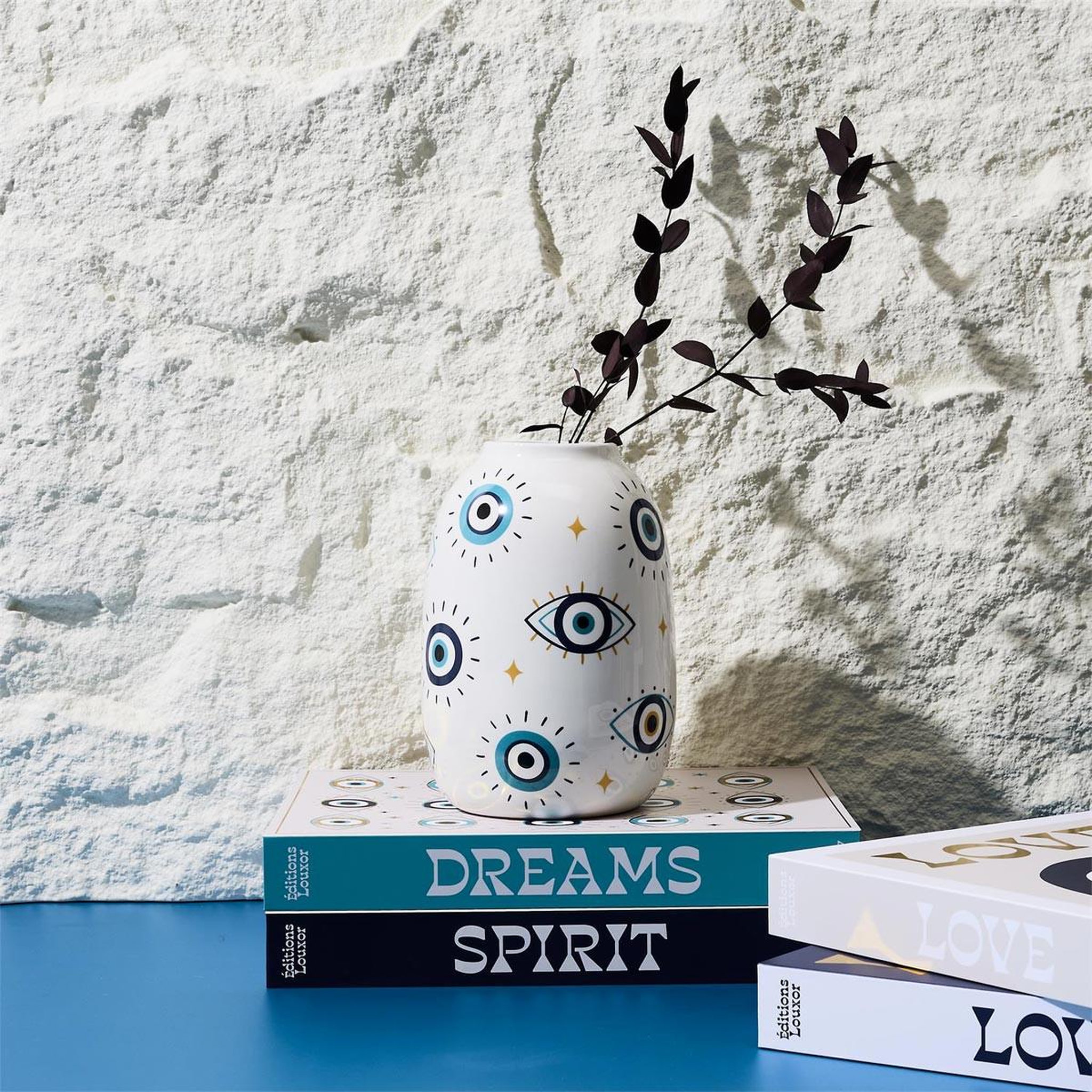Voir la diapositive 3 : The Home Deco Factory Vase design  louxor  22cm bleu & blanc