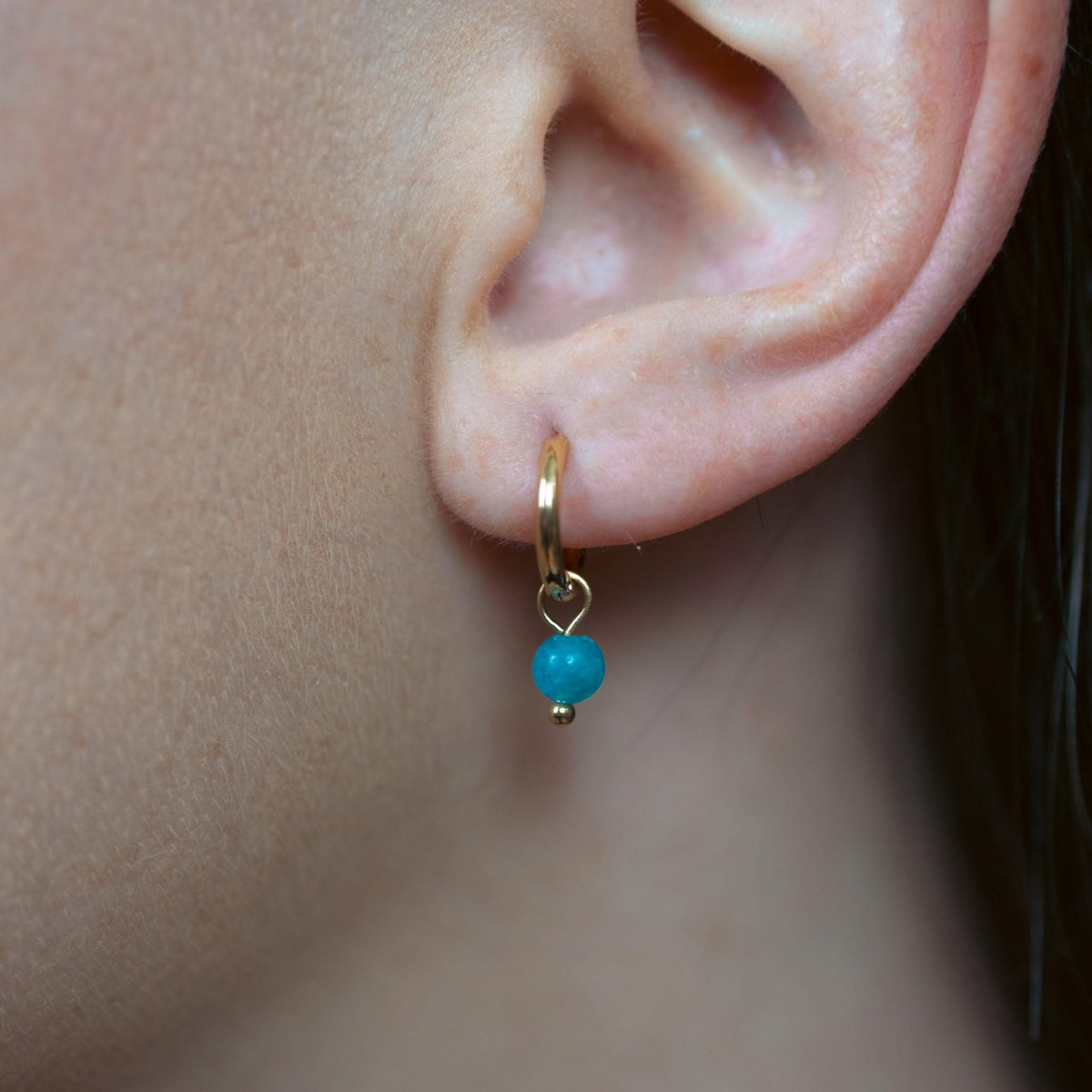 SLOYA Boucles d'oreilles créoles Serena en pierres Apatite