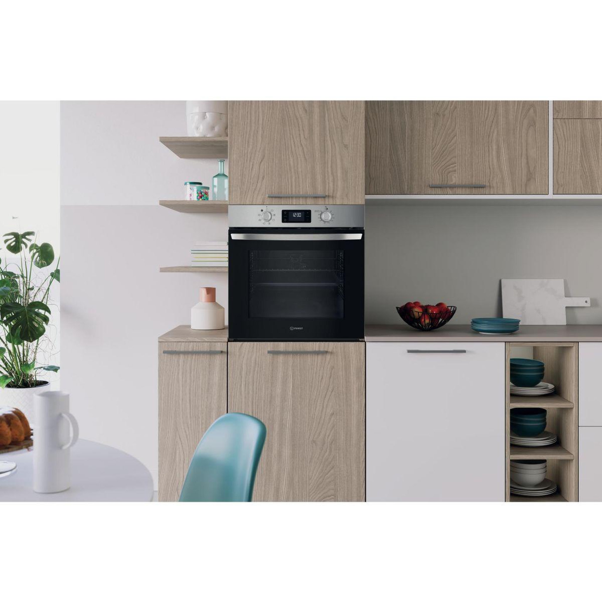 Voir la diapositive 4 : Indesit Four encastrable io275px