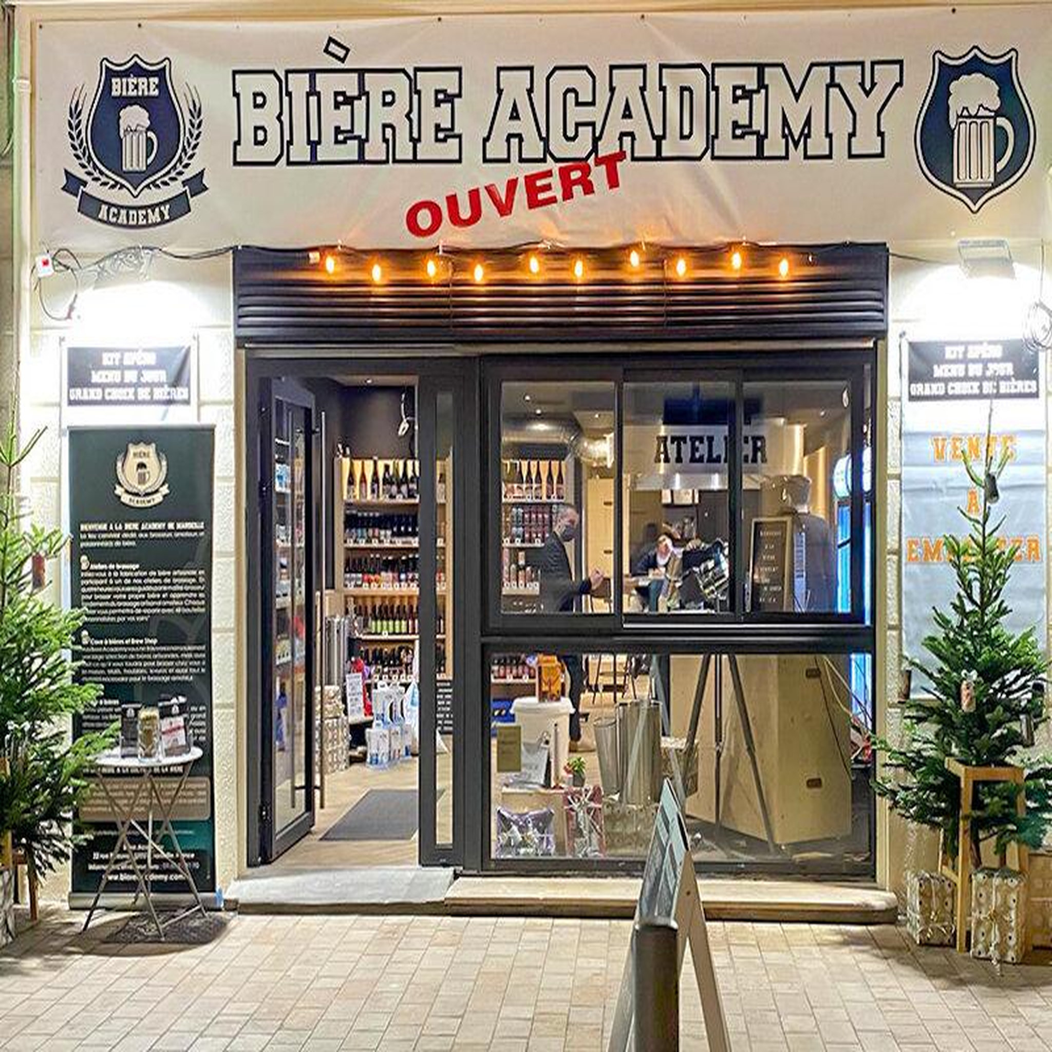 Voir la diapositive 4 : Smartbox Atelier d'initiation au brassage artisanal de bière pour 1 personne à Marseille - Coffret Cadeau Sport & Aventure