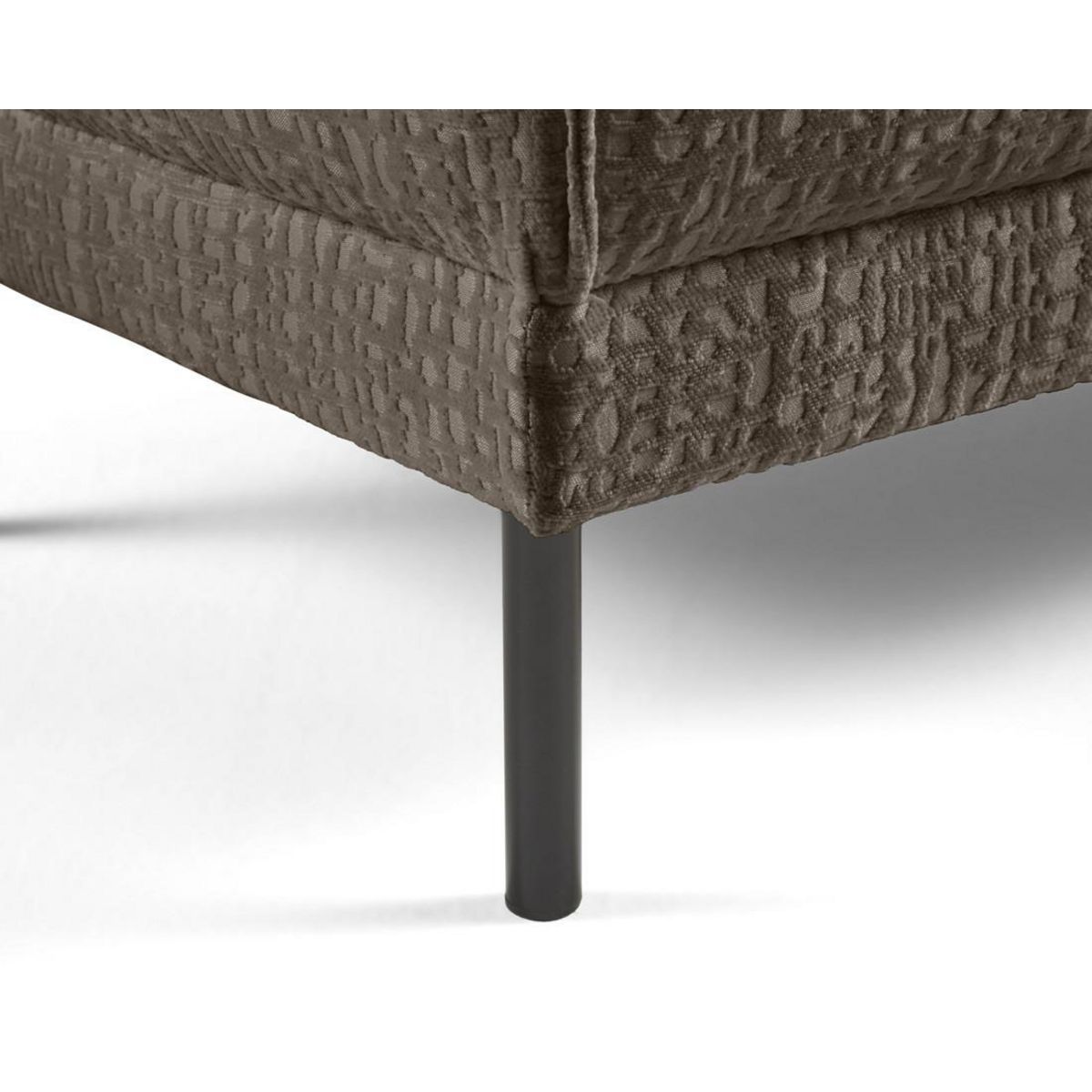 LISA DESIGN Charlie - pouf - pieds hauts - en tissu velours relief