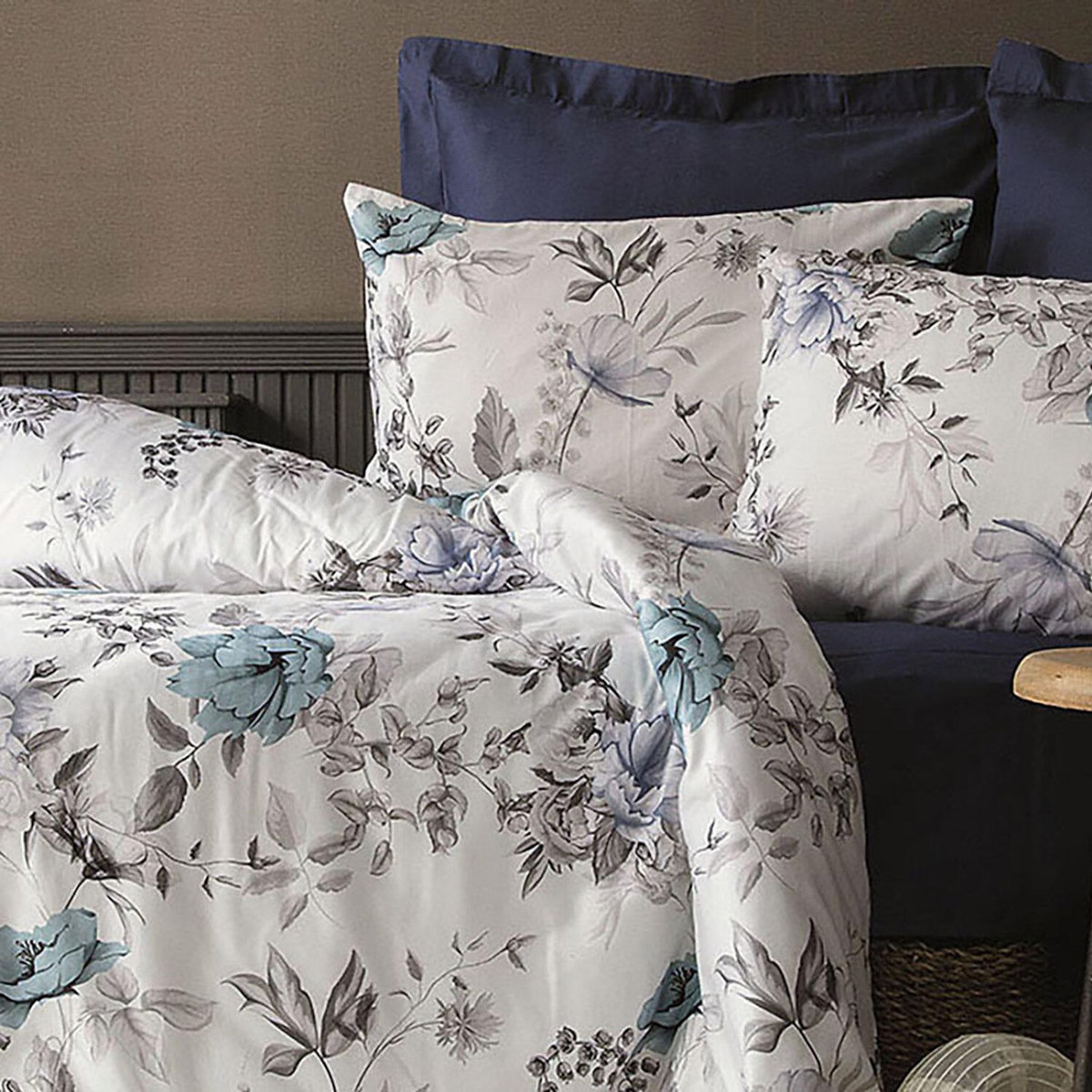 Home collection Parure Housse de couette 3 pcs 240x220 cm 100% satin de coton 82 fils imprimé. Laterna