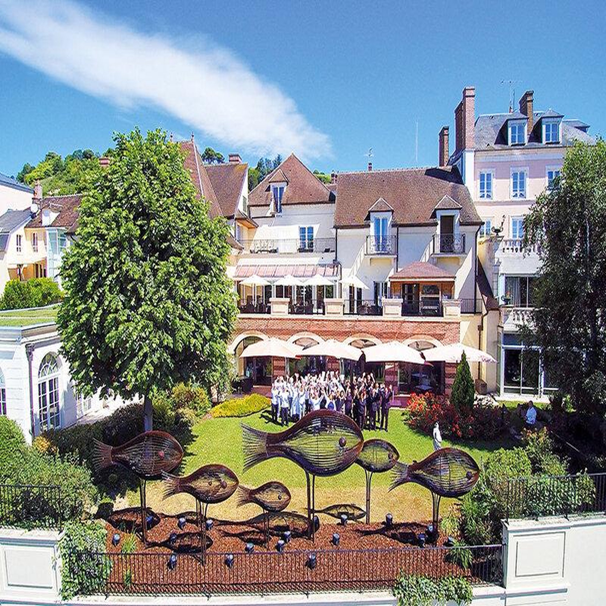 Voir la diapositive 4 : Smartbox Adresses primées : déjeuner 4 plats au restaurant la côte saint-jacques près de chablis - coffret cadeau gastronomie