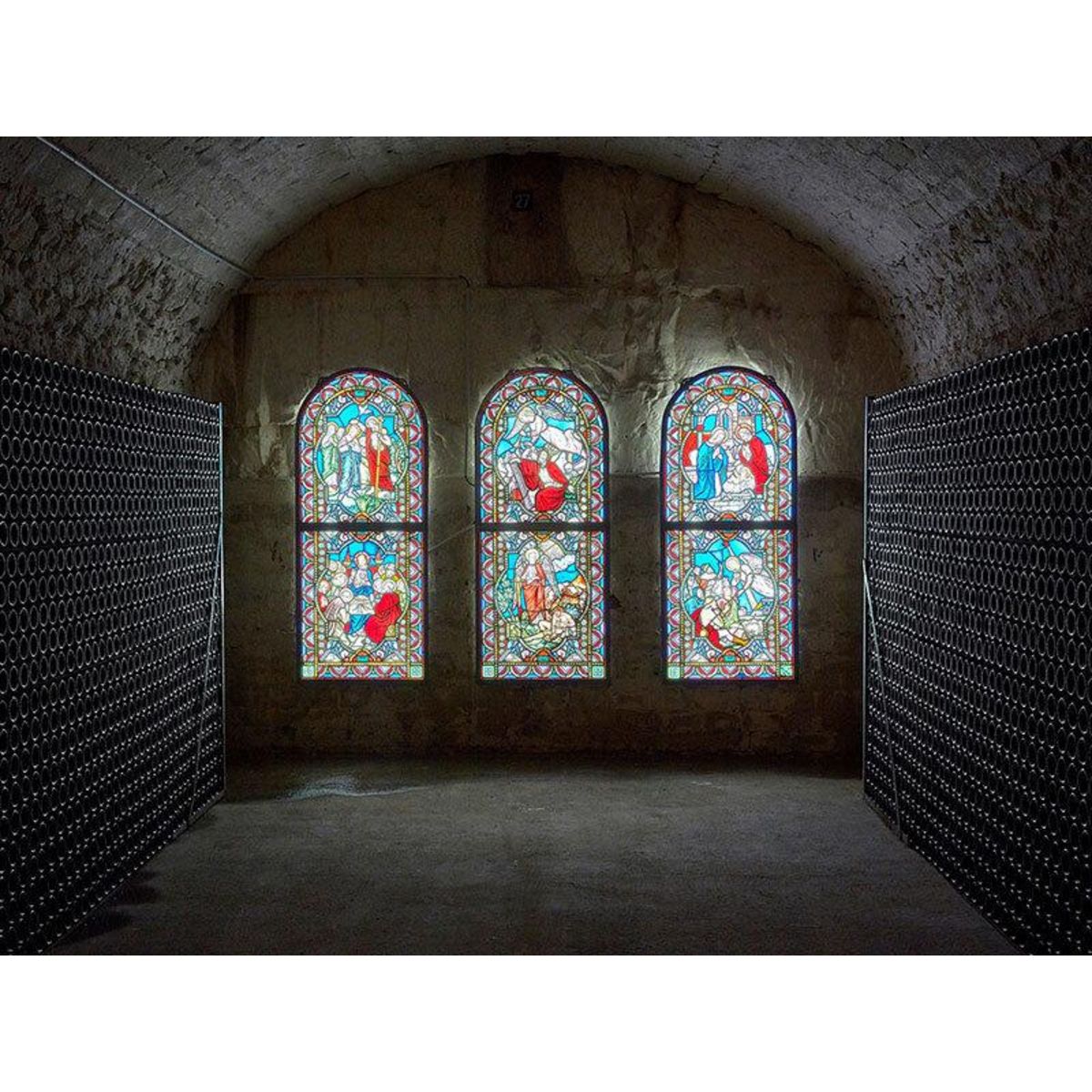 Smartbox Initiation au sabrage, visite de caves et bouteille de champagne près de Reims - Coffret Cadeau Gastronomie