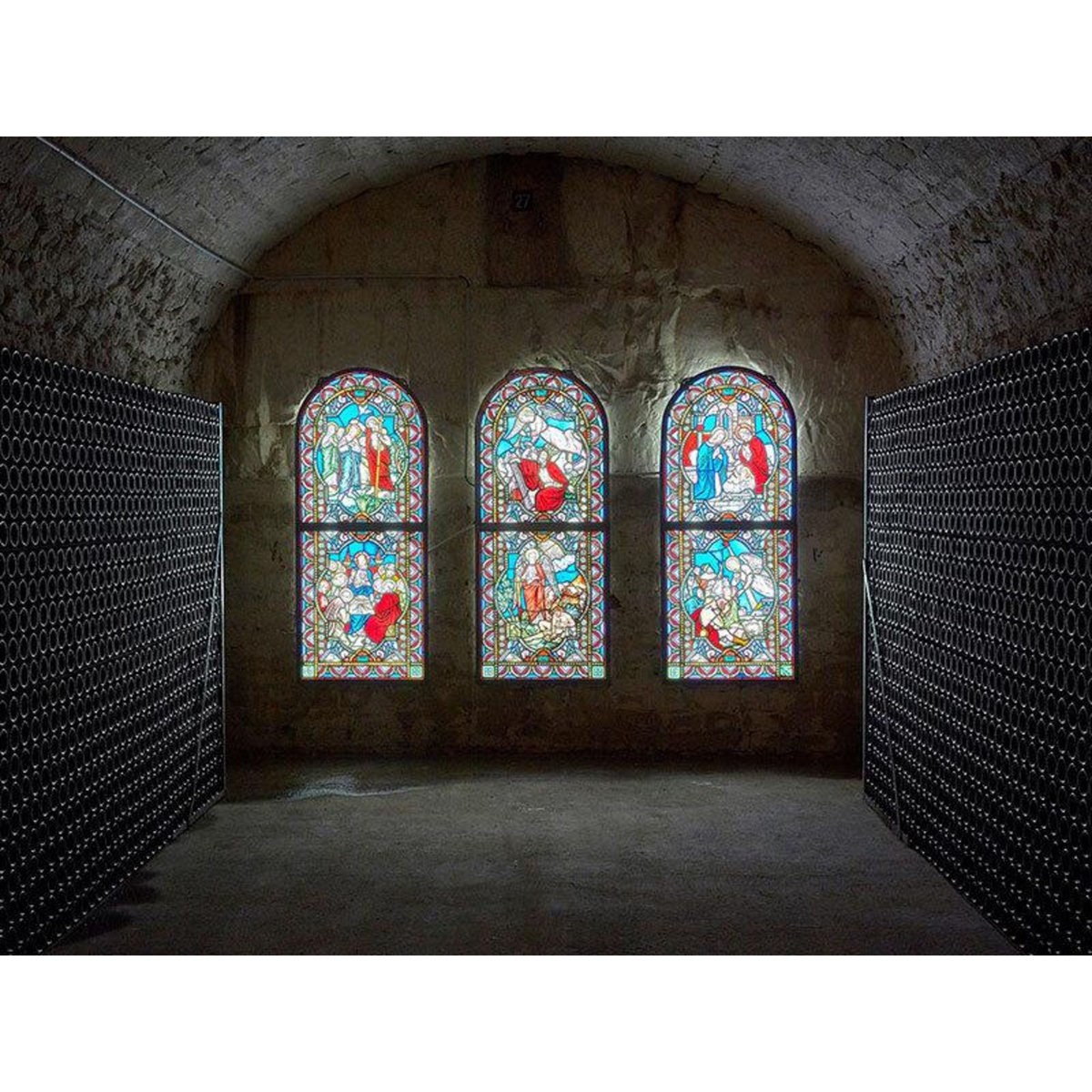 Smartbox Initiation au sabrage, visite de caves et bouteille de champagne près de Reims - Coffret Cadeau Gastronomie