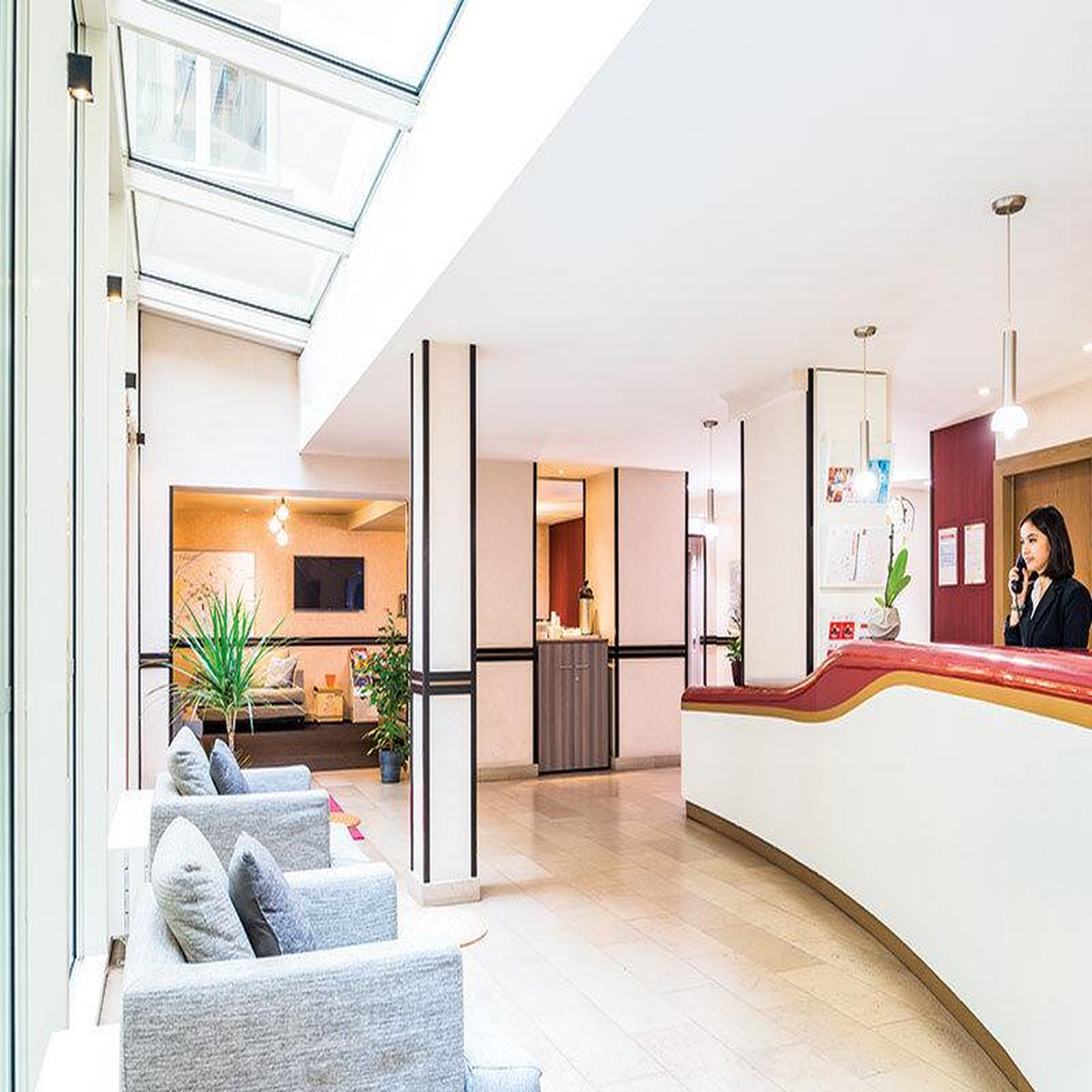 Voir la diapositive 6 : Smartbox Séjour de 2 jours en hôtel avec accès aux personnes à mobilité réduite - coffret cadeau séjour