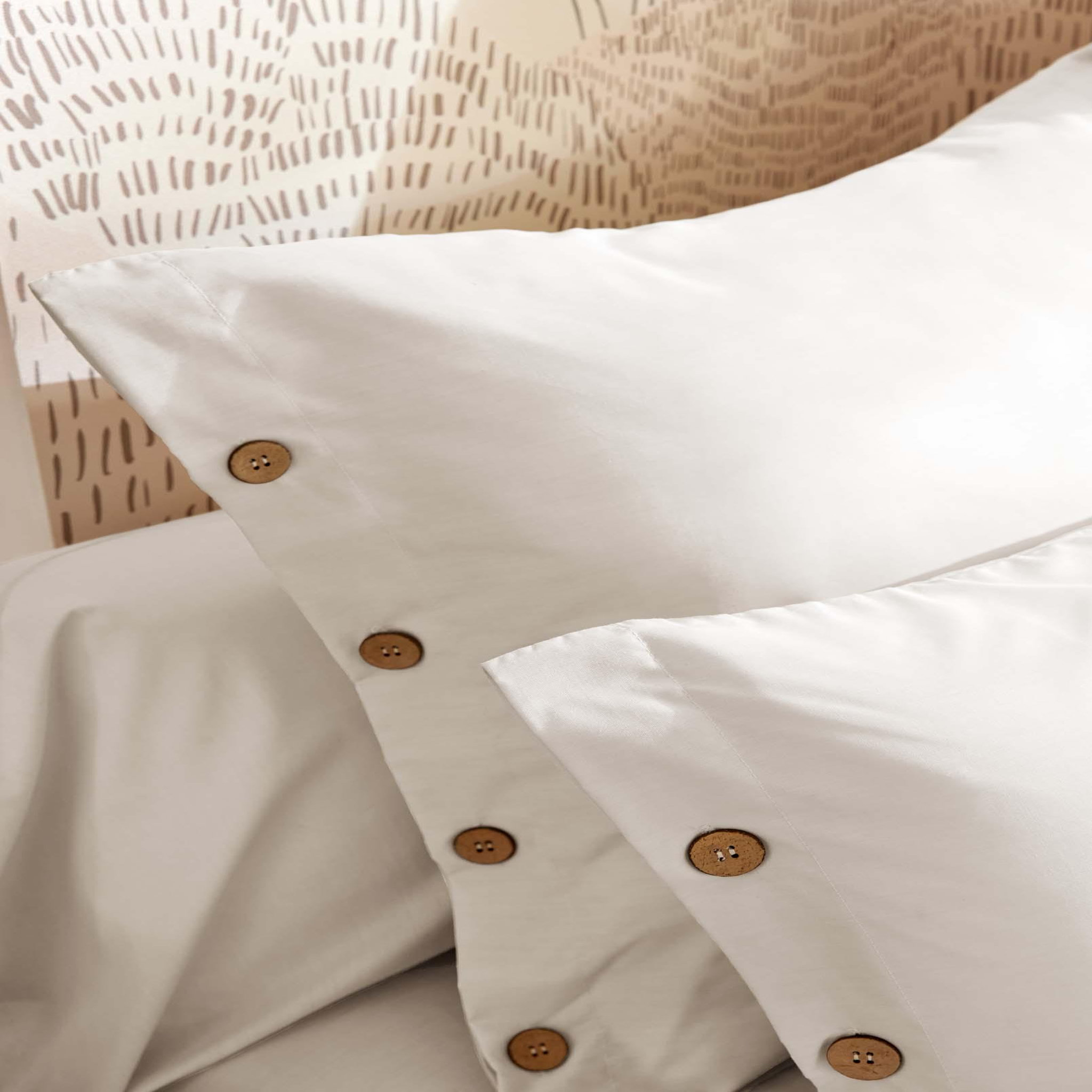 Voir la diapositive 3 : Eden Taie en percale de coton perrine