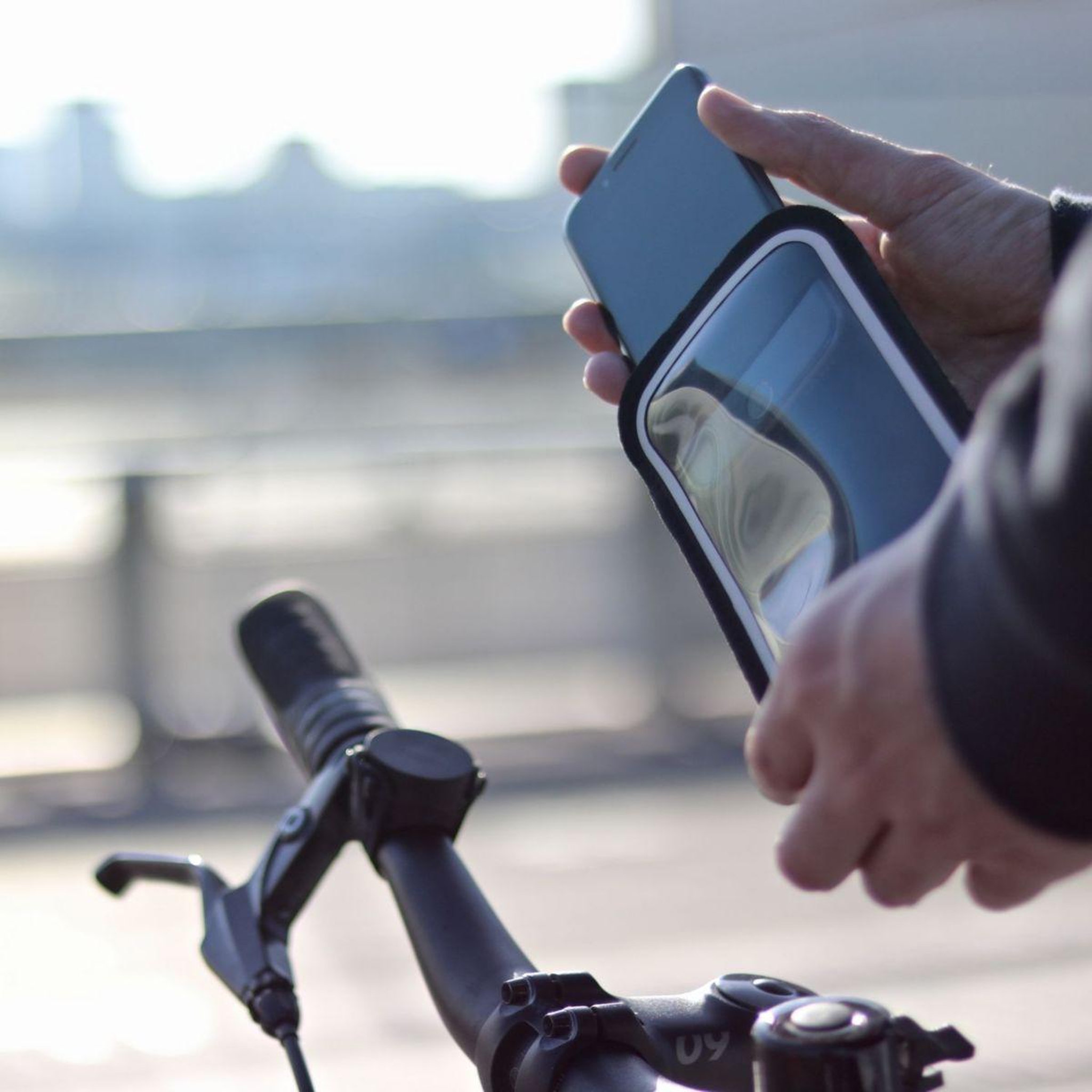 Voir la diapositive 5 : SHAPEHEART Support smartphone téléphone guidon de vélo XXL