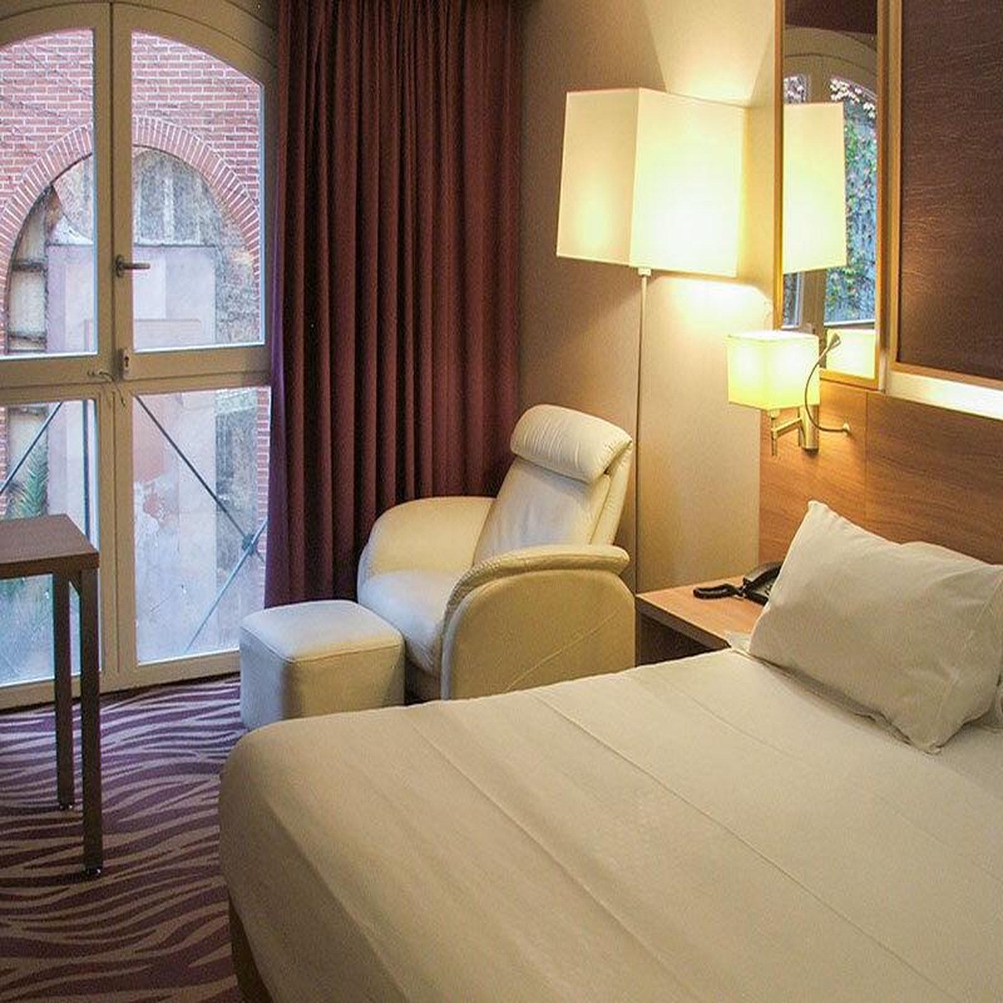 Voir la diapositive 3 : Smartbox 2 jours en hôtel 4* avec vue sur le capitole à toulouse - coffret cadeau séjour