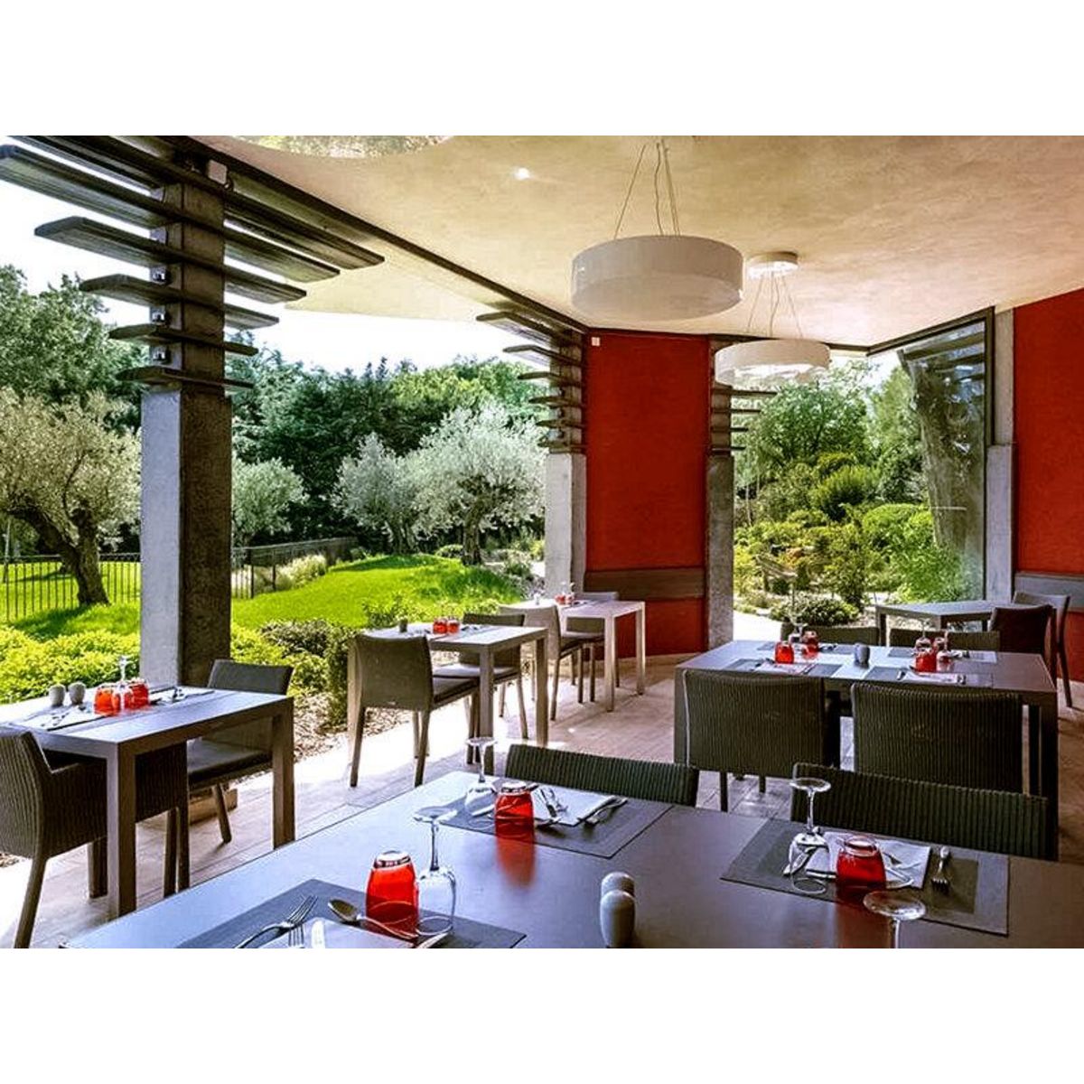 Smartbox 3 jours en hôtel 4* avec dîner à 3 plats à Avignon - Coffret Cadeau Séjour