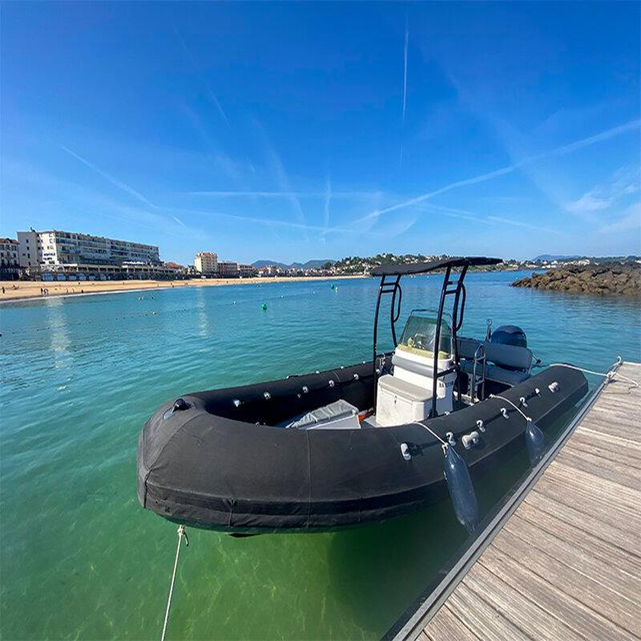 Voir la diapositive 2 : Smartbox Balade matinale en bateau de 2h30 à 2 au pays basque avec snorkeling - coffret cadeau sport & aventure