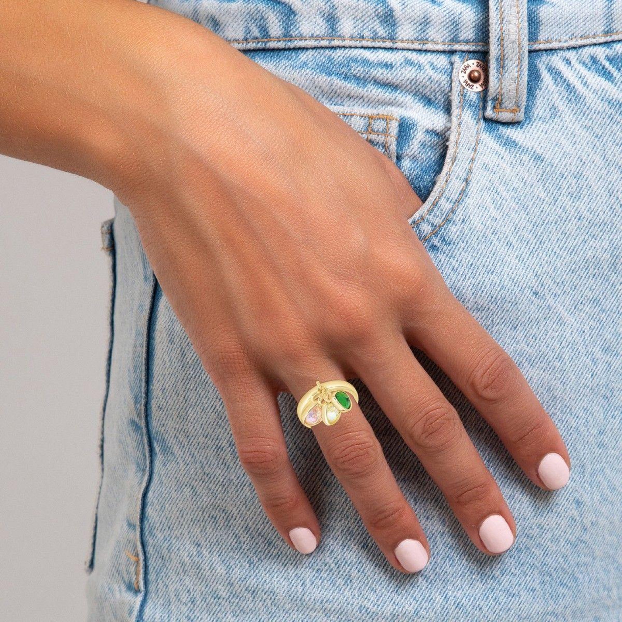 Voir la diapositive 3 : SC CRYSTAL Bague taille 56 SC Crystal ornée de Zirconium