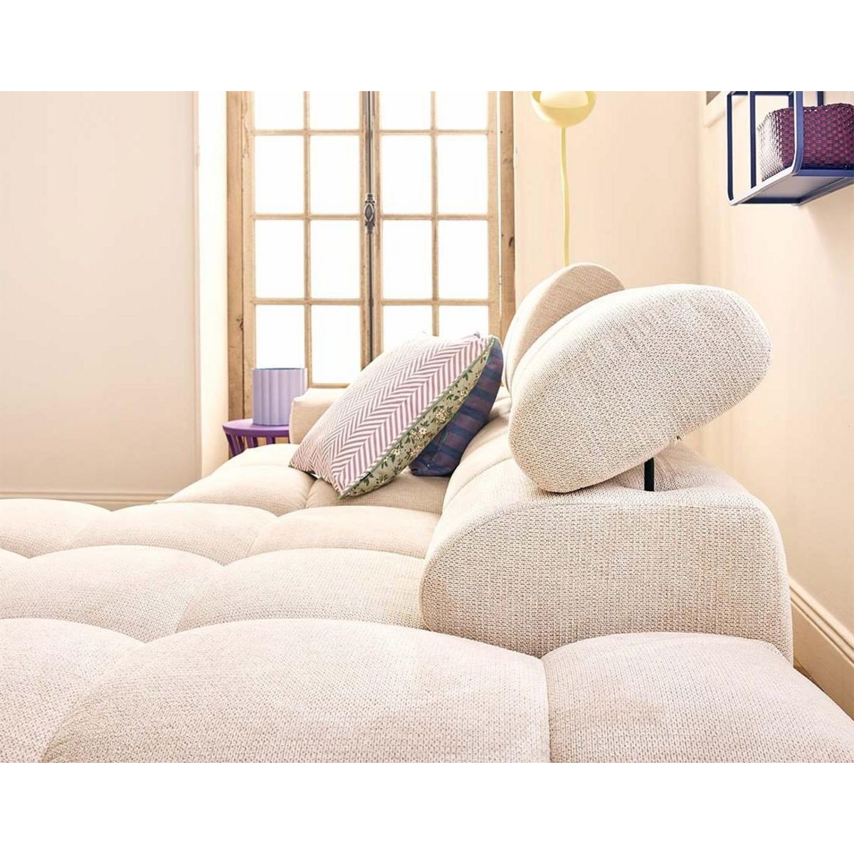 LISA DESIGN Matera - canapé d'angle droit 3 places avec têtières réglables en tissu texturé