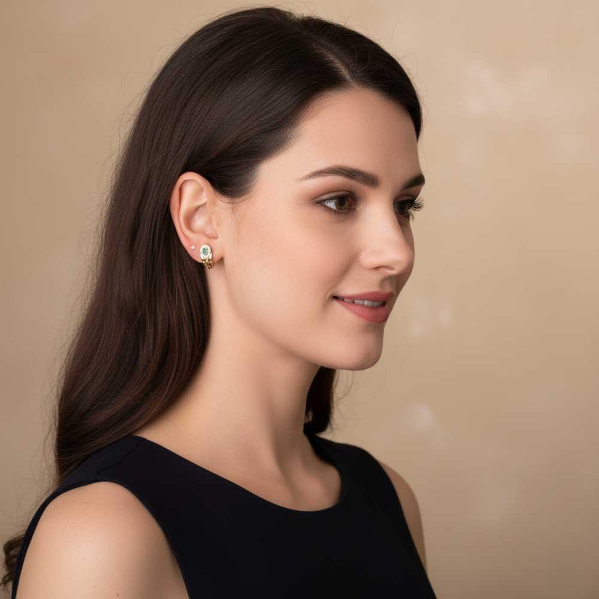 Voir la diapositive 3 : L'ATELIER D'AZUR Boucles d'Oreilles Or 18 Carats 750 Jaune Emeraudes et Zirconiums - Collection Panthère