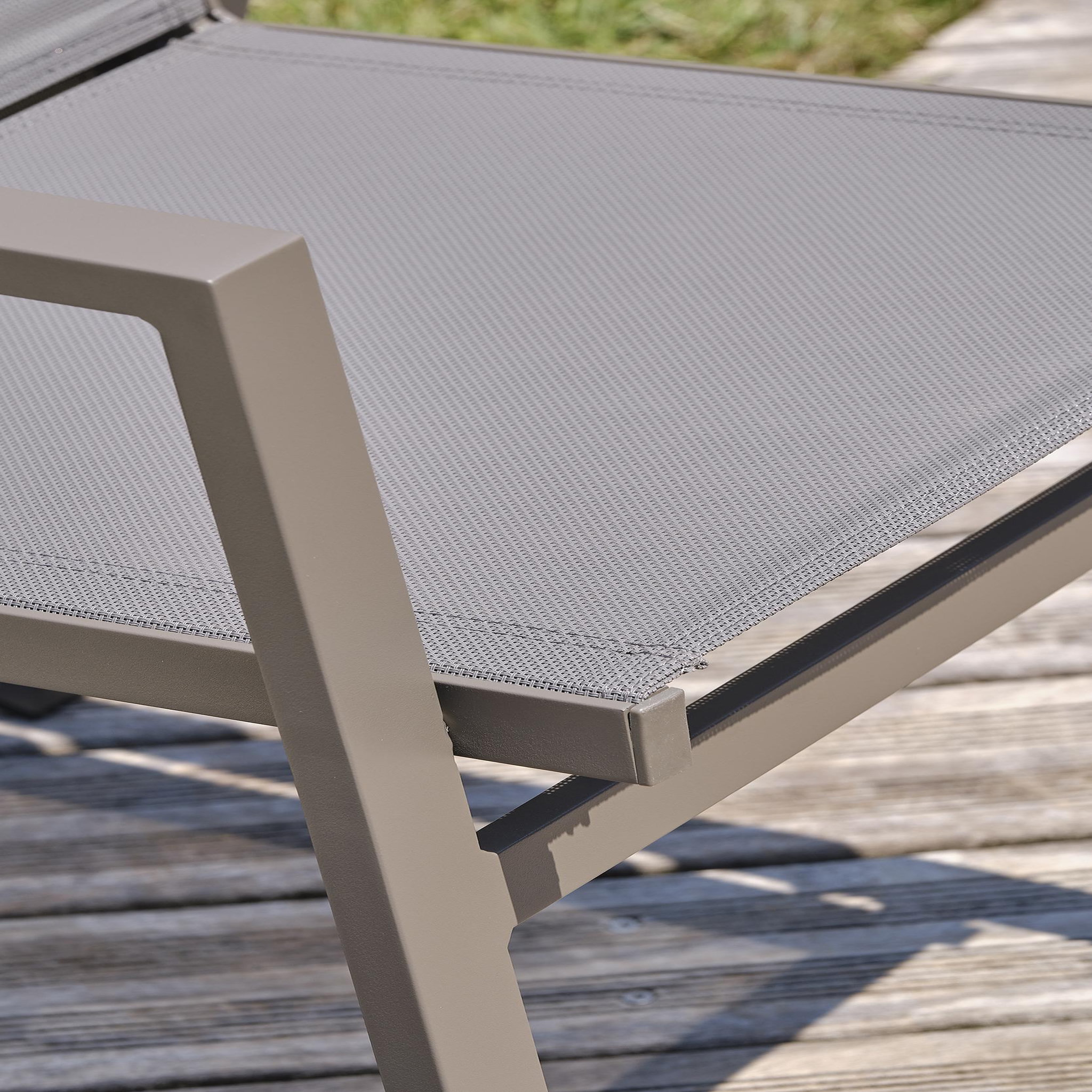 Voir la diapositive 4 : DCB GARDEN Lot de 2 fauteuils de jardin empilables en aluminium