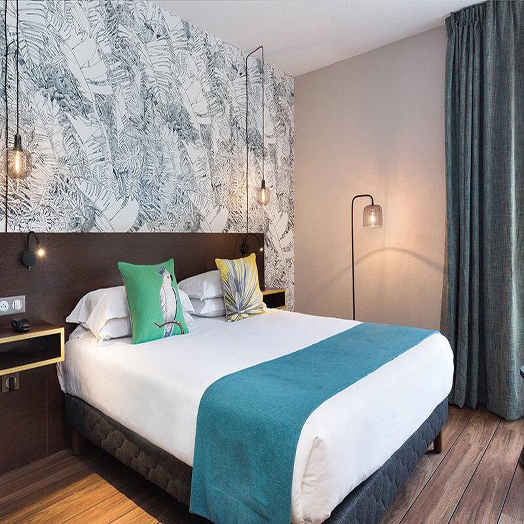 Voir la diapositive 2 : Smartbox Séjour reposant en hôtel 4* à Aix-en-Provence - Coffret Cadeau Séjour