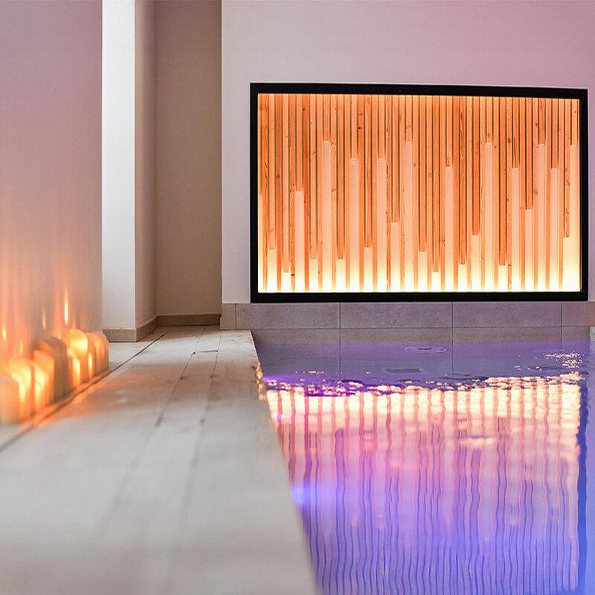 Voir la diapositive 3 : Smartbox Séjour romantique en hôtel 4* : 2 jours avec accès au spa près de paris - coffret cadeau séjour
