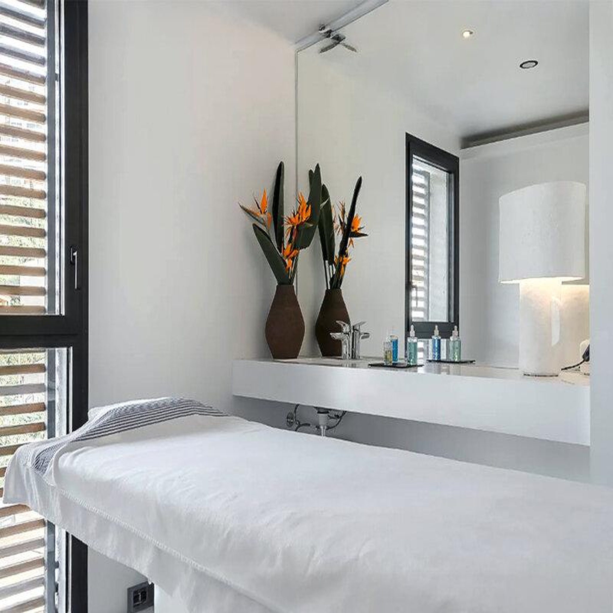 Voir la diapositive 4 : Smartbox Massage corps et visage avec accès au spa dans un hôtel 4* près de argelès-sur-mer - coffret cadeau bien-être