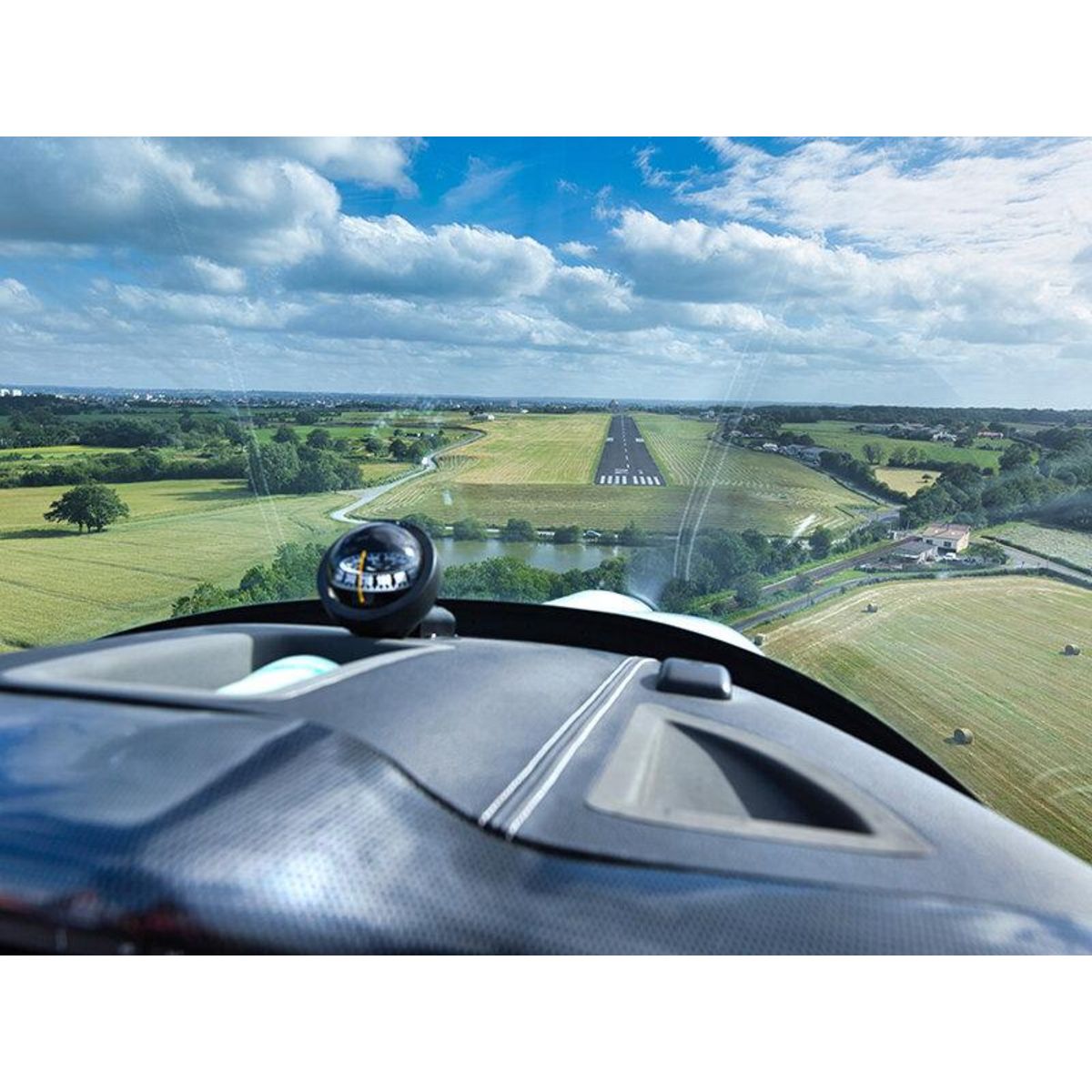 Smartbox Baptême de 45 minutes en ULM avec survol de la Loire - Coffret Cadeau Sport & Aventure