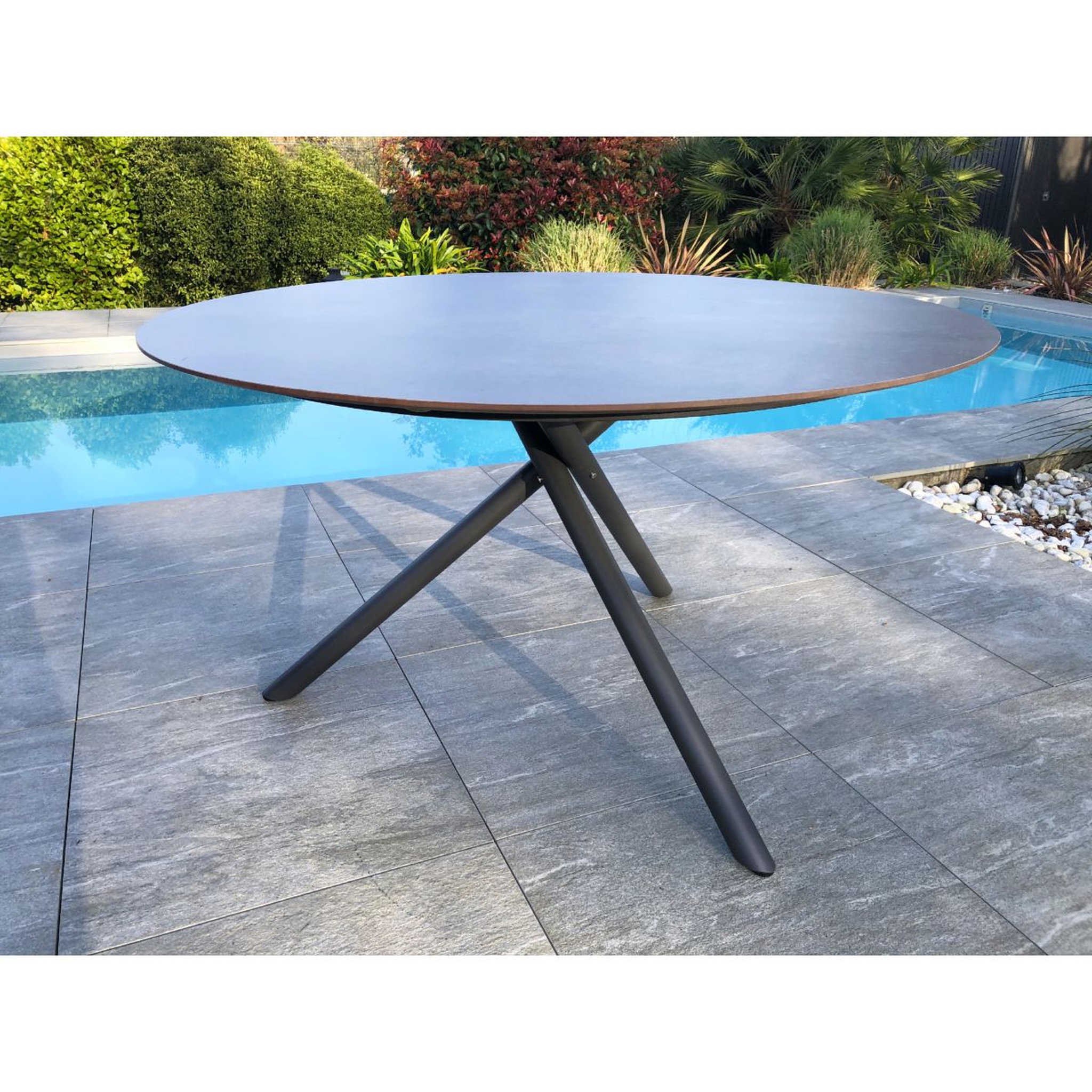 Voir la diapositive 2 : PARIS GARDEN Table de jardin ronde en aluminium 129 cm grisanthracite PILAT