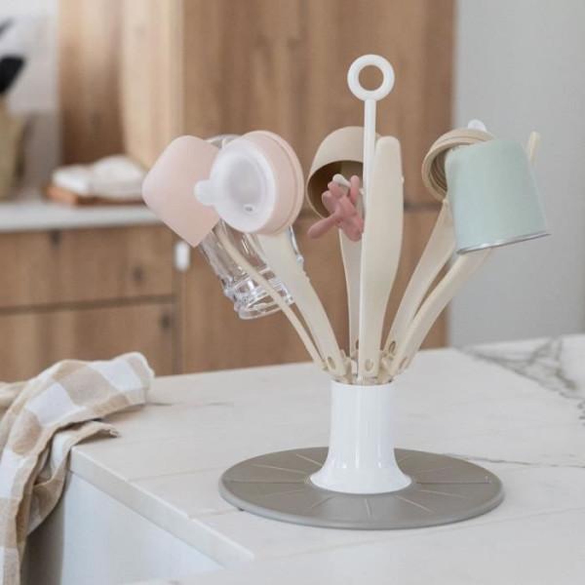 Voir la diapositive 5 : MARKET24 Egoutte-biberons pliable flower - beaba - jusqu'a 8 biberons - argile
