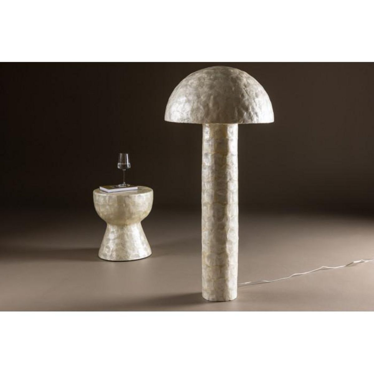 Paris Prix Lampadaire Design en Capiz  Lindon  120cm Gris Clair