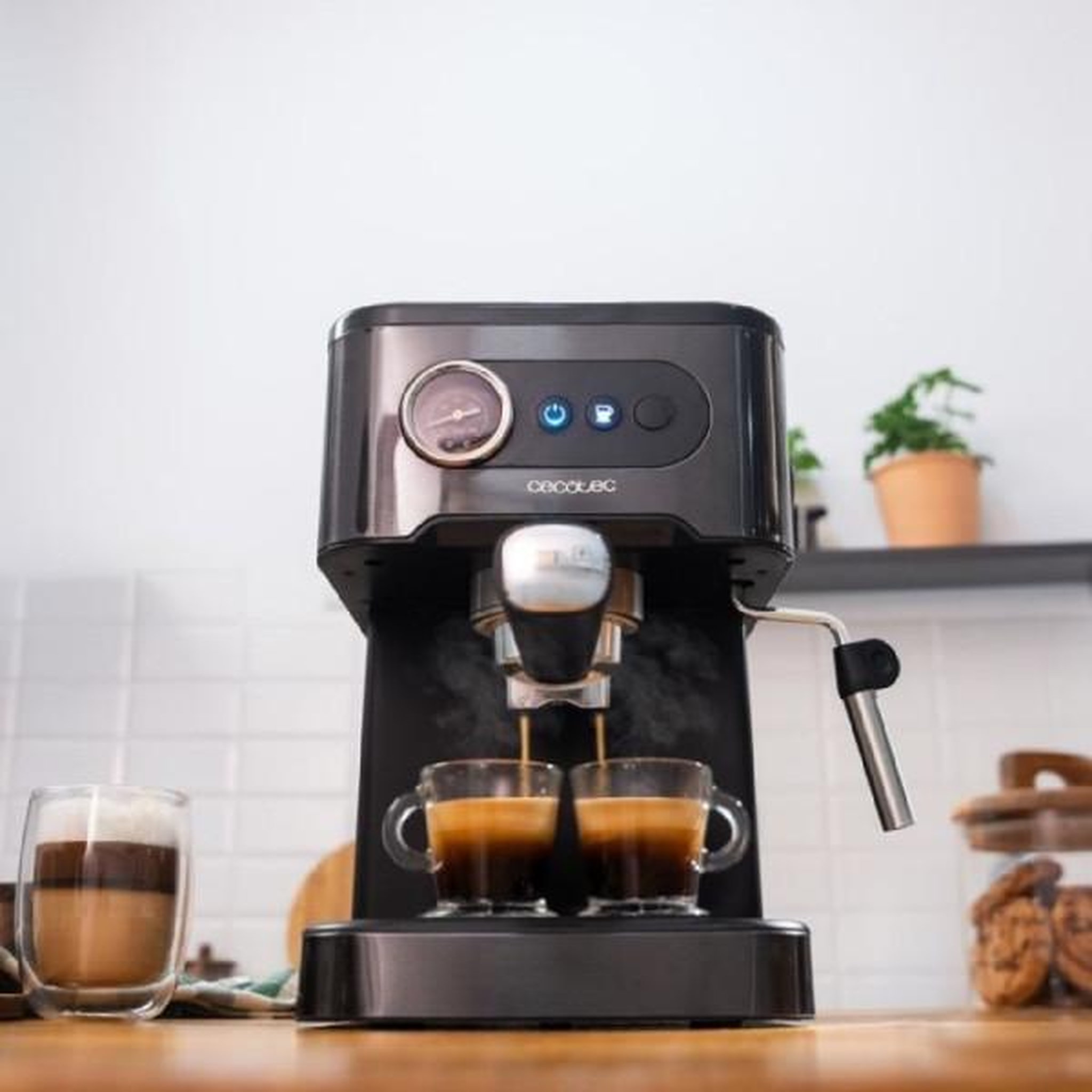 Voir la diapositive 5 : CECOTEC Machine à Expresso Manuelle Cecotec 20 Bars Pression avec Lance à Vapeur Ajustable, Réservoir d'Eau 1,5L et Récipient à Lait 550ml