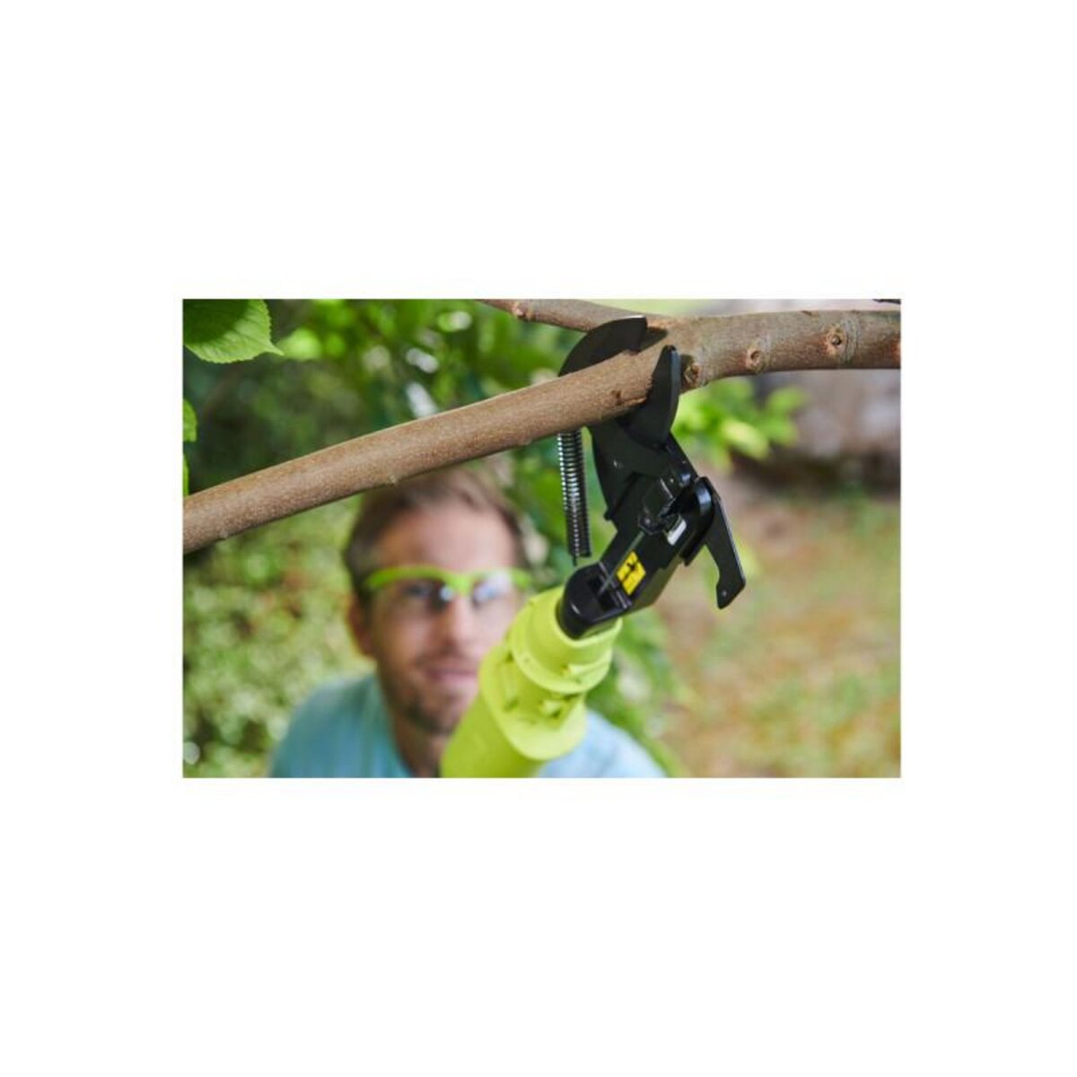 Ryobi Pack RYOBI Coupe-branches OLP1832BX - 18V One+ - 1 Batterie 2.0Ah - 1 Chargeur rapide