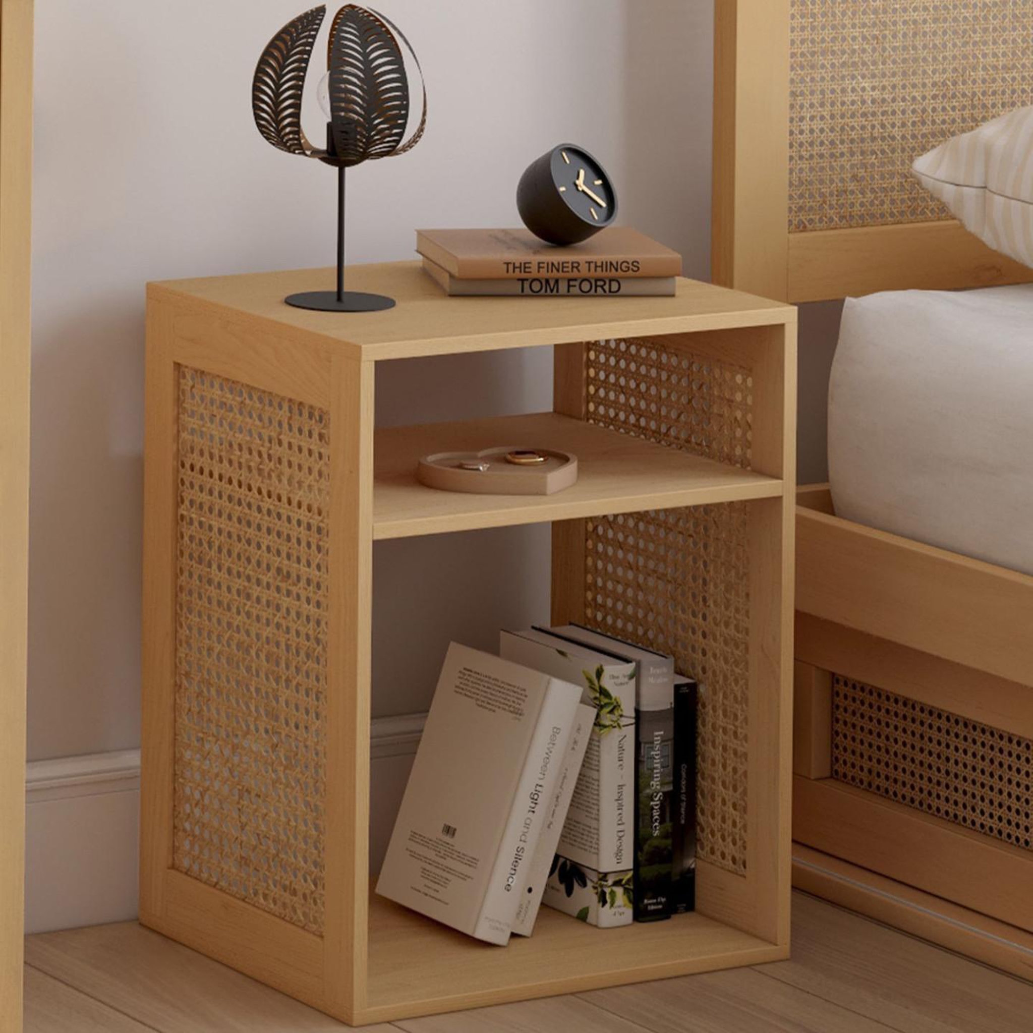 Voir la diapositive 2 : ID MARKET Lot de 2 tables de chevet nora avec rangements ouverts cannage et bois