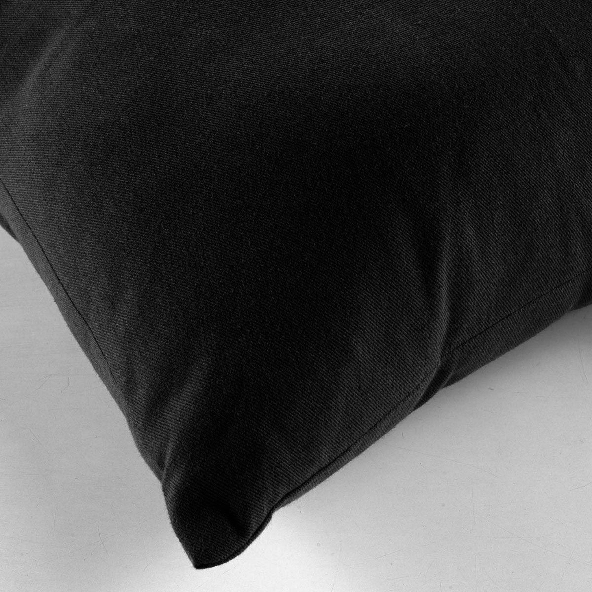 Voir la diapositive 2 : Douceur d'Intérieur Coussin déco  twily  45x45cm noir