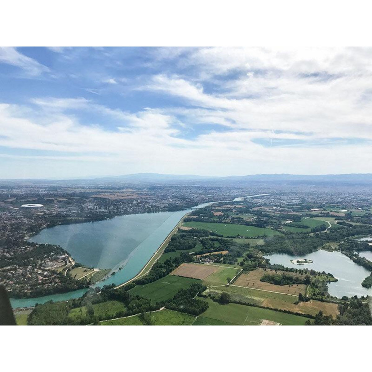 Smartbox Vol en hélicoptère de 20 min pour 2 personnes près de Lyon - Coffret Cadeau Sport & Aventure