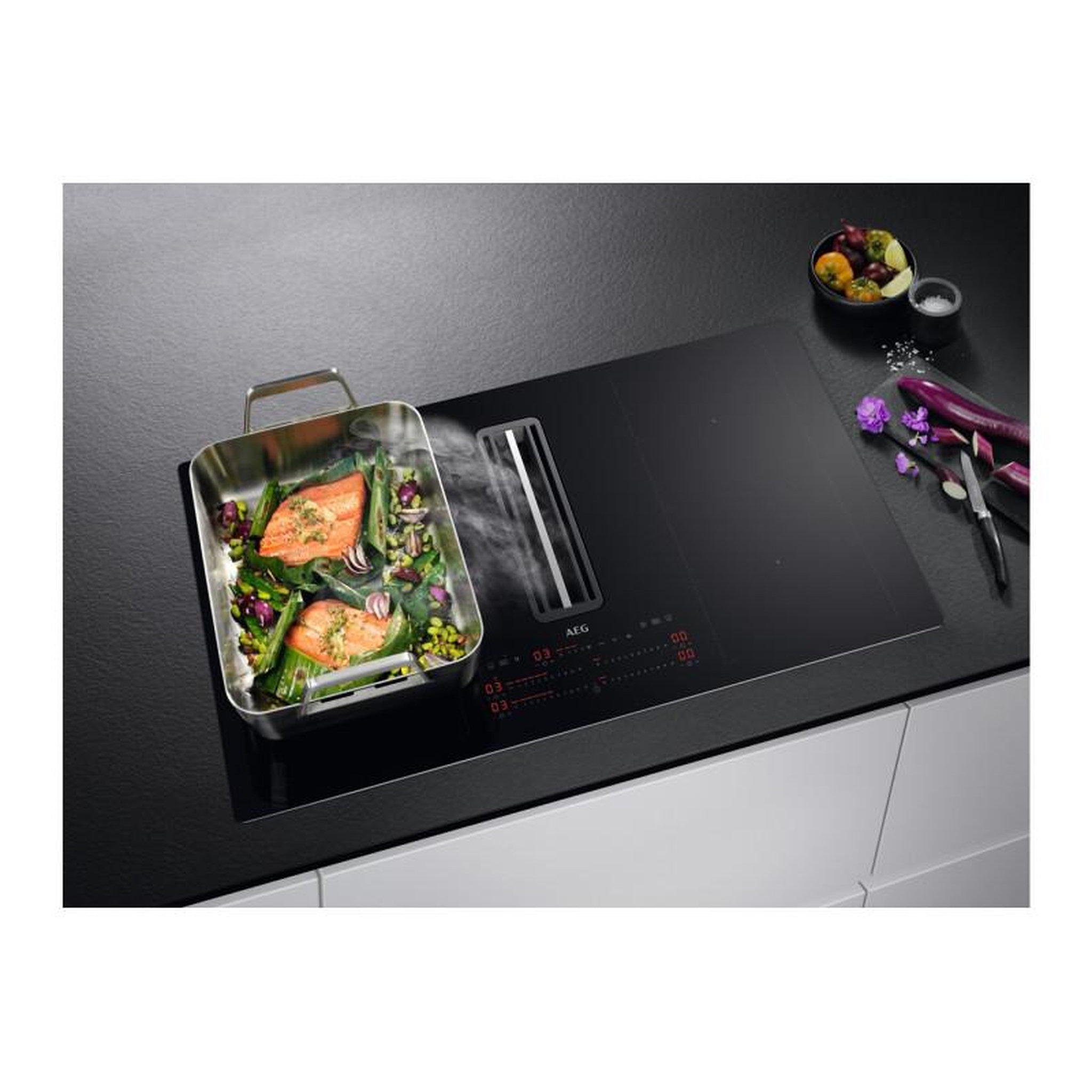 Voir la diapositive 3 : AEG Plaque induction Aeg CCE84779CB + HOTTE INTEGREE Recyclage