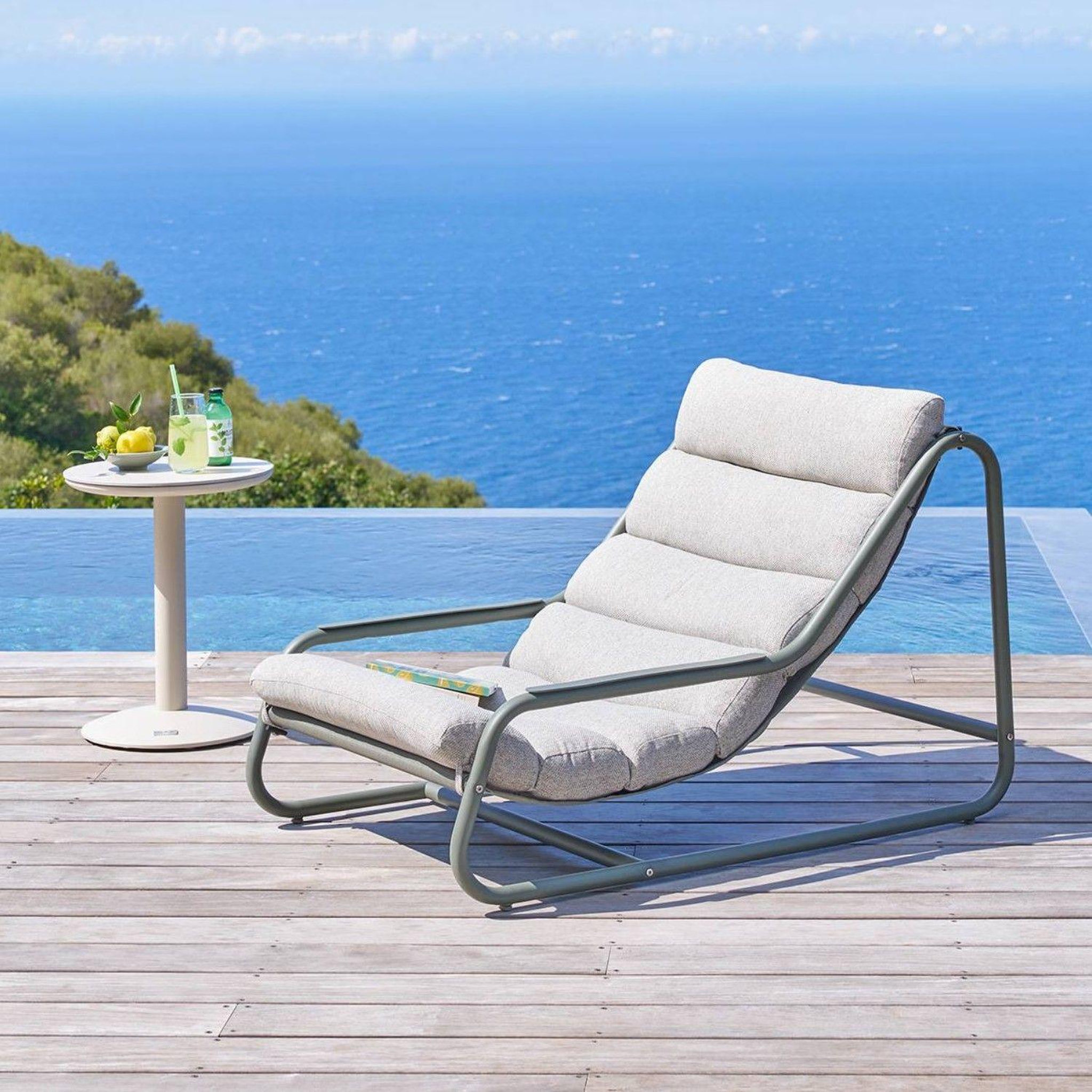 Voir la diapositive 2 : HESPERIDE Fauteuil de jardin en acier celestam