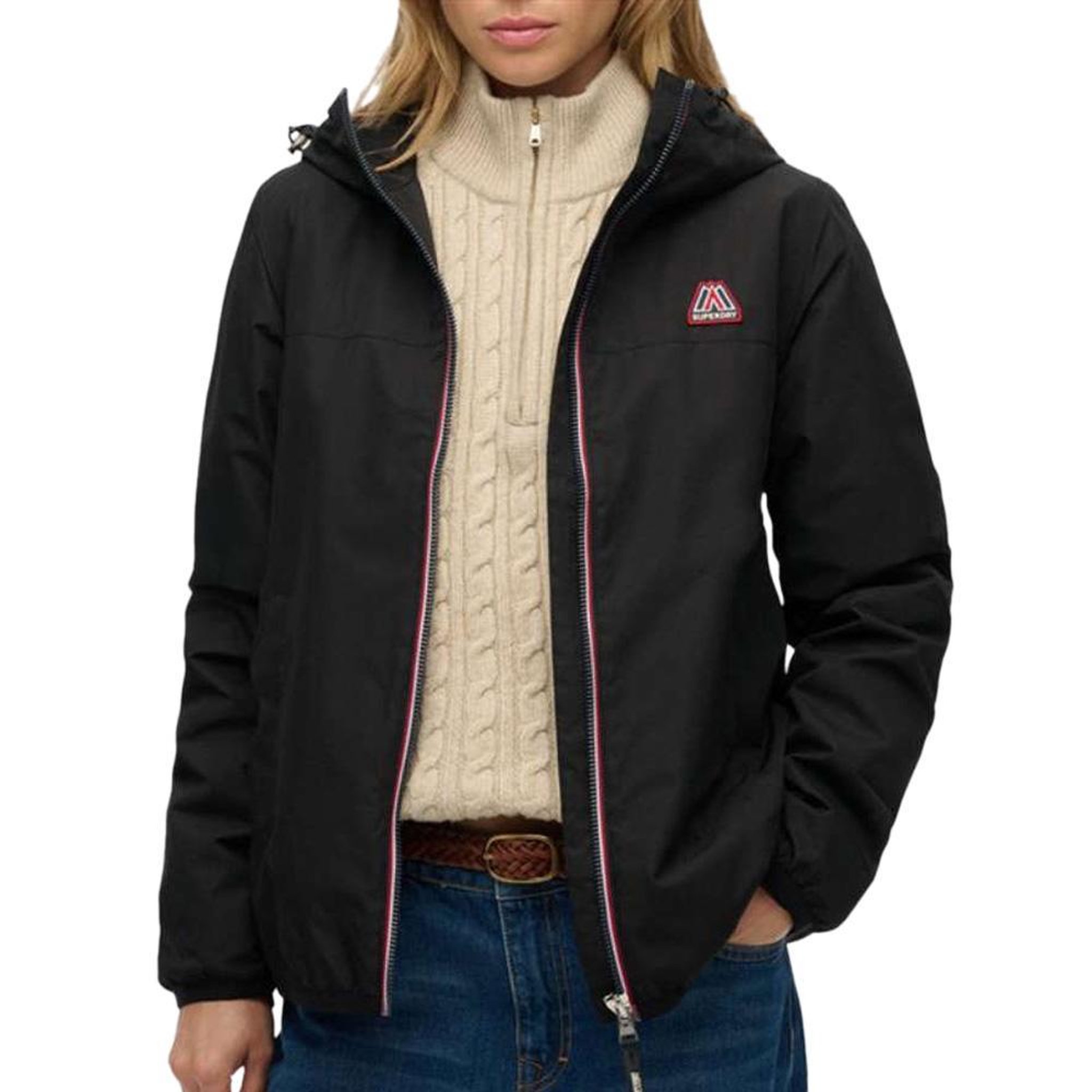 SUPERDRY Veste de Pluie Noire Femme Superdry Essential Tri Windbreaker. Coloris disponibles : Noir