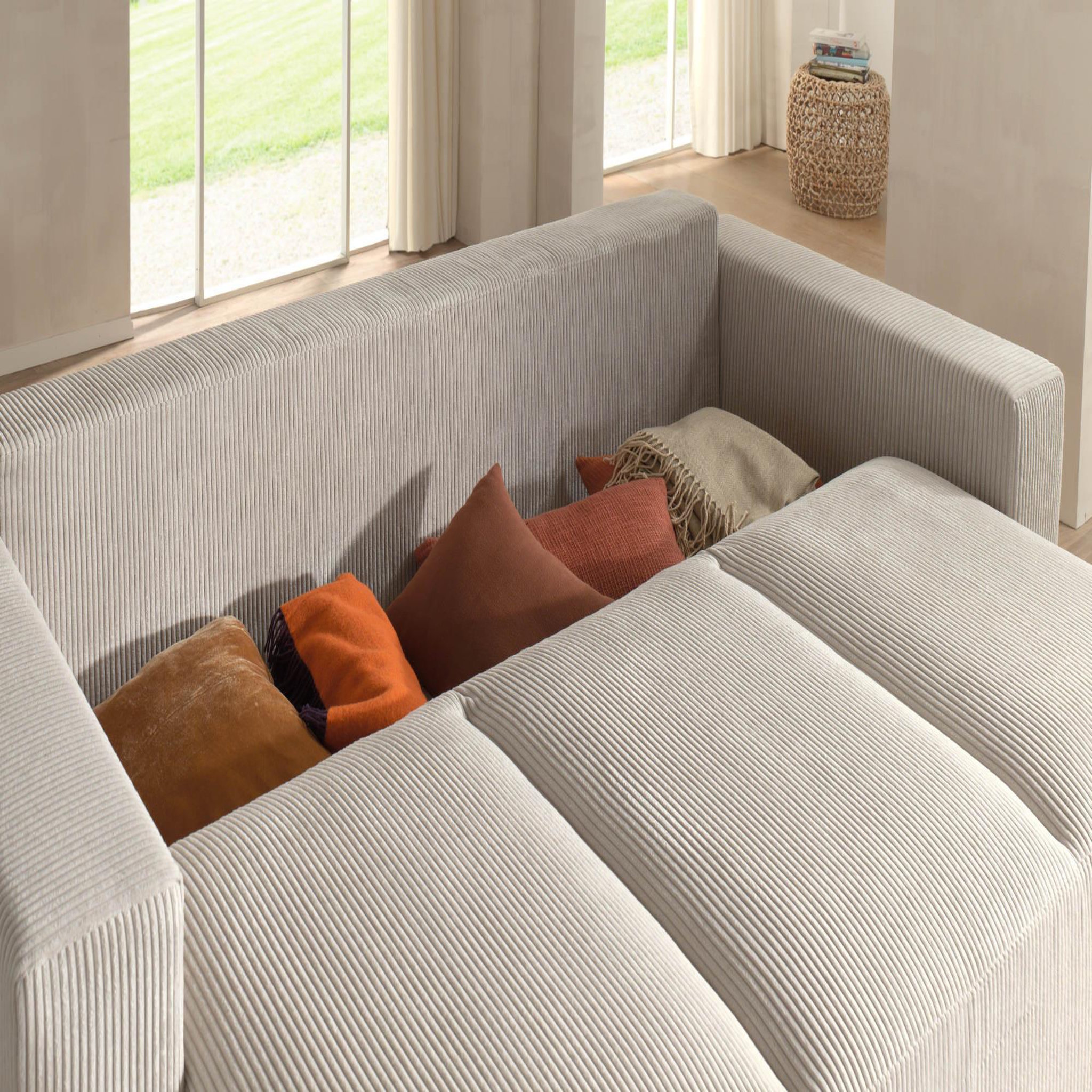 Voir la diapositive 4 : LISA DESIGN Livy - canapé droit convertible - avec coffre - en velours côtelé - 3 places
