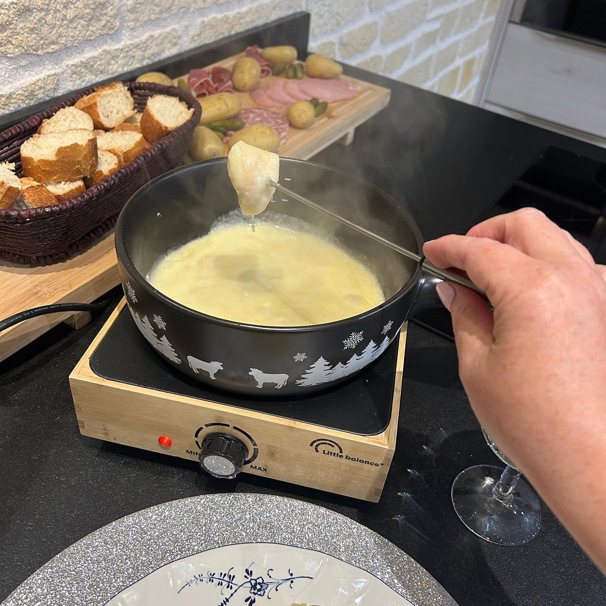 Voir la diapositive 4 : LITTLE BALANCE Service à fondue 8 personnes bois - 8966