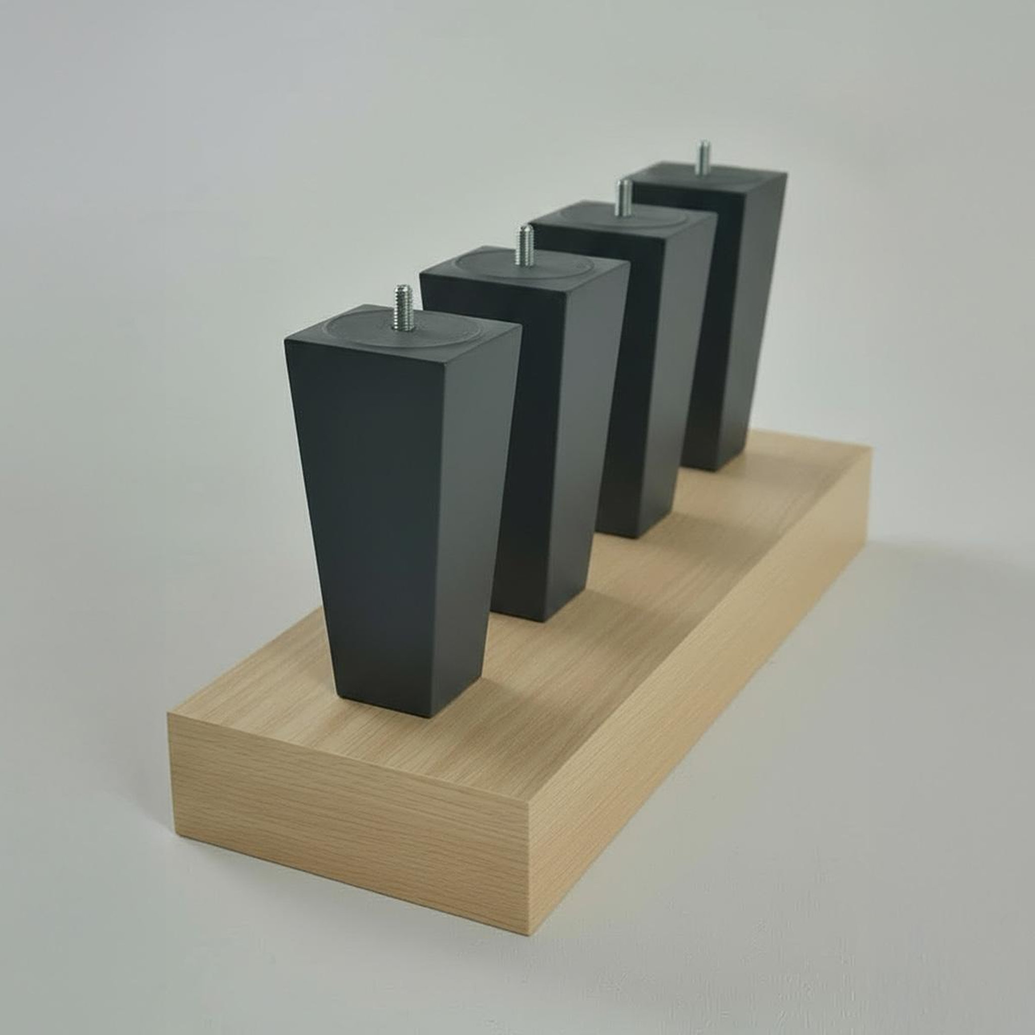 Voir la diapositive 3 : BELLECOUR BELLECOUR LITERIE | Jeu de pieds de lit triangulaires Gris (lot de 4)