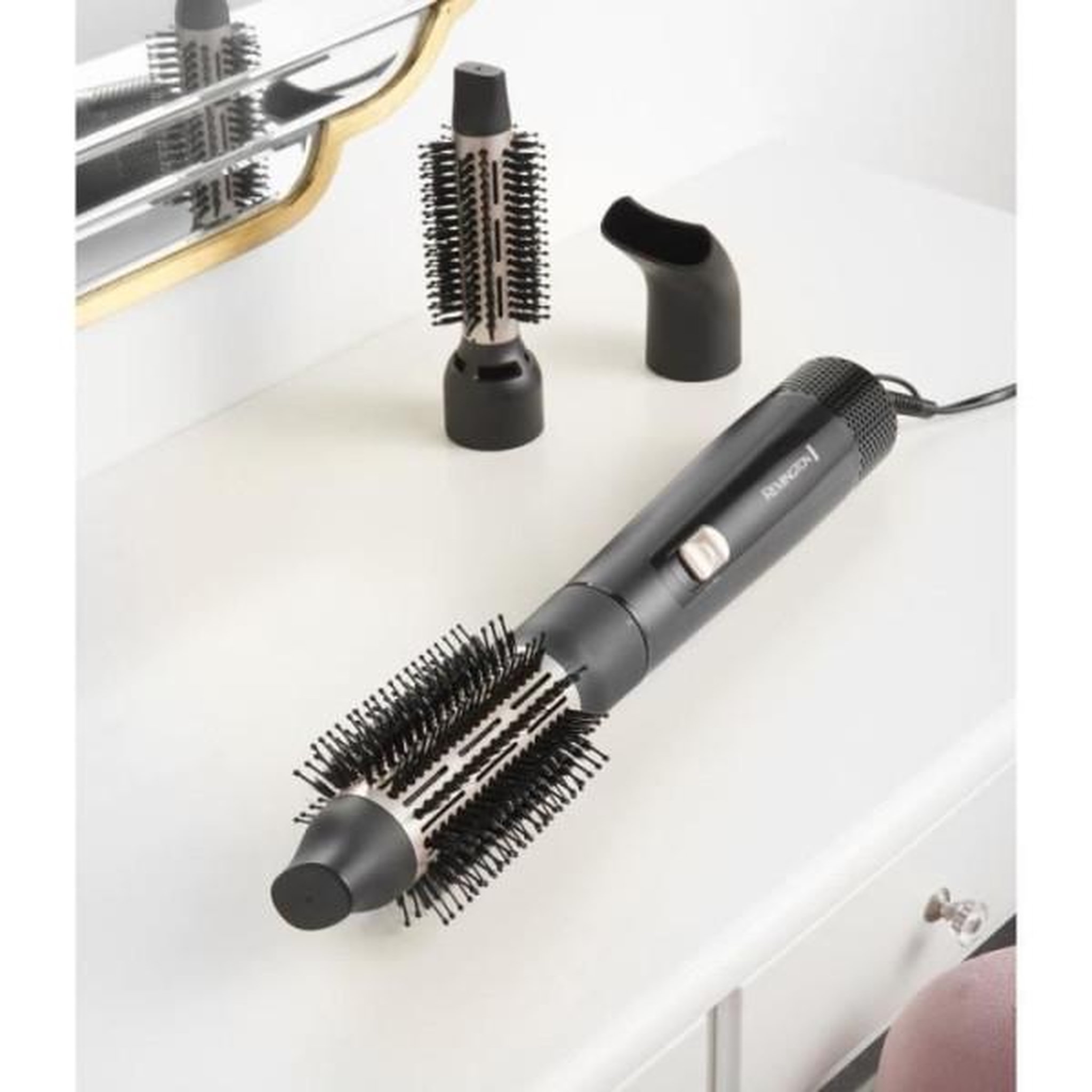 Voir la diapositive 3 : REMINGTON Brosse Soufflante REMINGTON AS7300 Blow D&S - 800 W - 2 vitesses - 2 températures - 3 accessoires