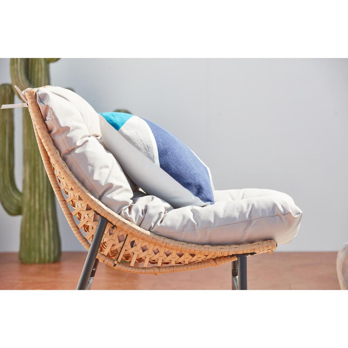 CONCEPT USINE Salon de jardin bas 4 places en résine rotin & acier GUAHANA