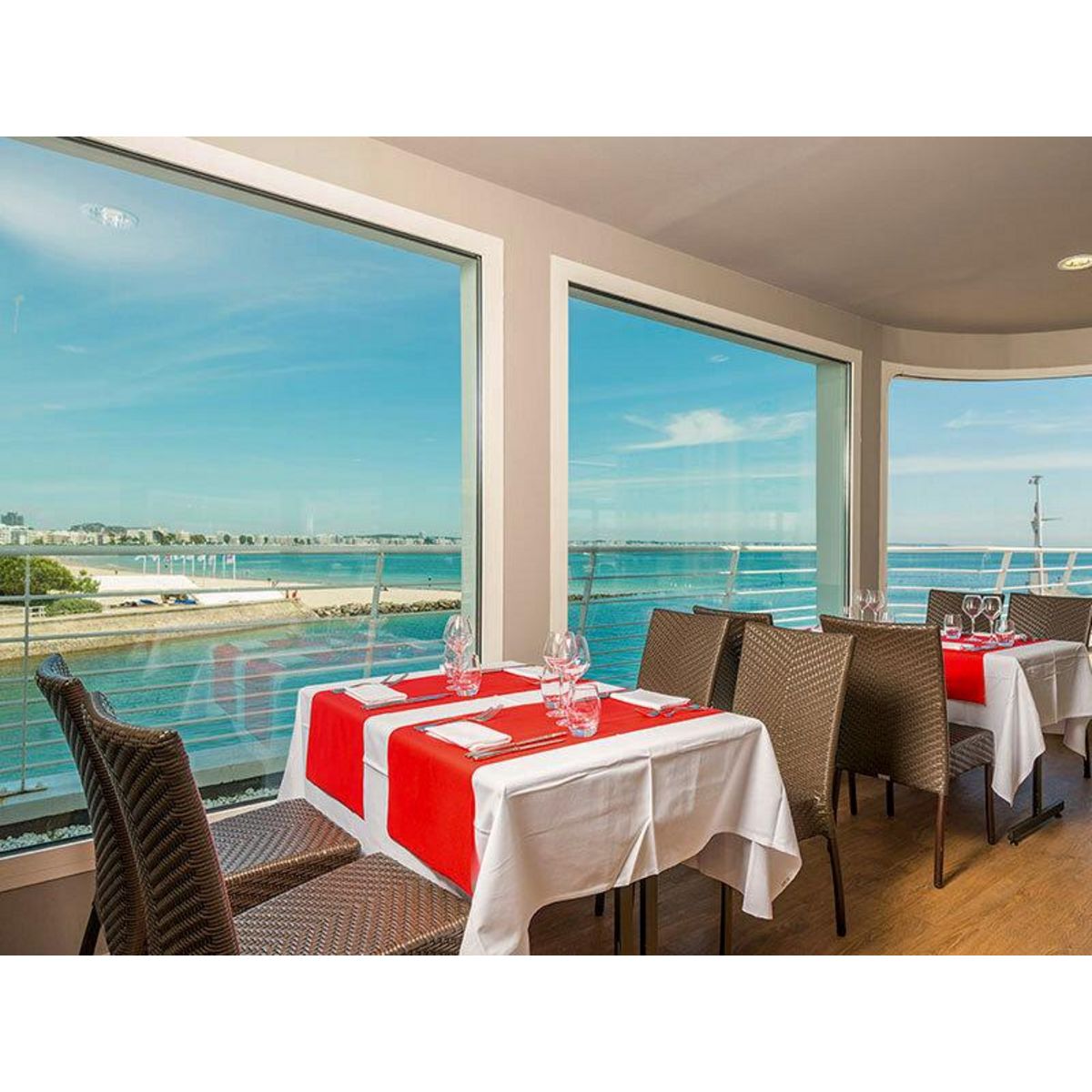 Smartbox Repas gastronomique 4 plats avec champagne en bord de mer près de La Baule - Coffret Cadeau Gastronomie