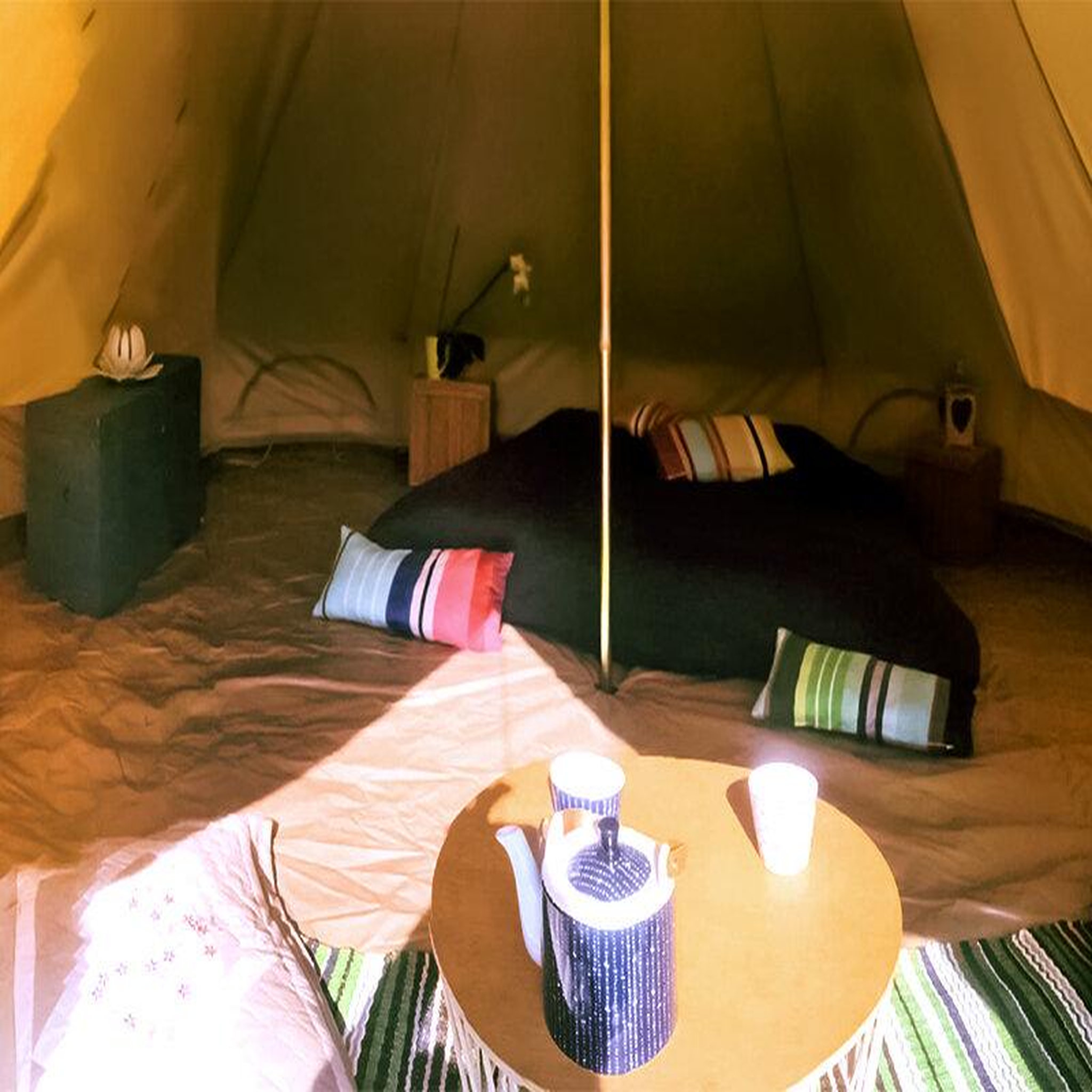 Voir la diapositive 2 : Smartbox 2 jours insolites en tipi dans les flandres - coffret cadeau séjour